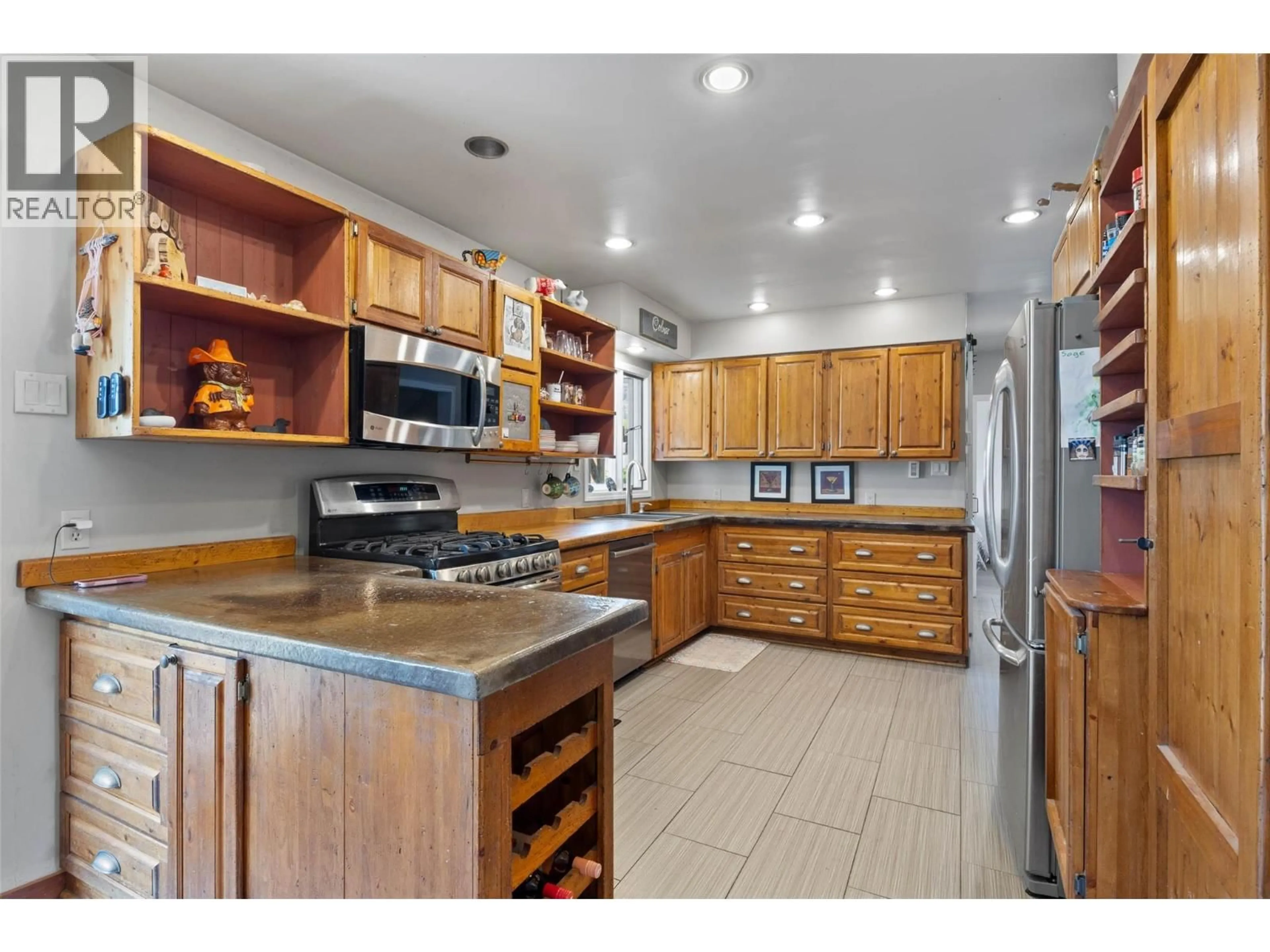 Open concept kitchen, ceramic/tile floor for 314 BIRCH STREET, Chase British Columbia V0E1M0
