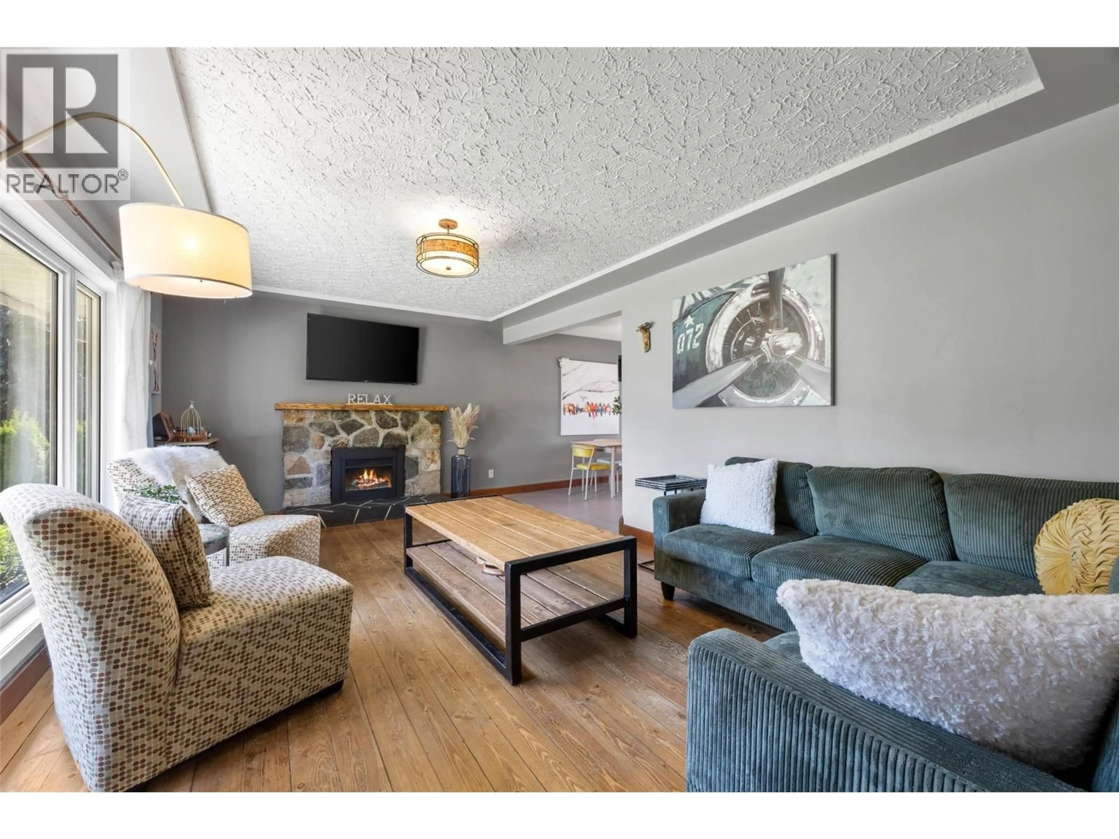 Living room with furniture, unknown for 314 BIRCH STREET, Chase British Columbia V0E1M0