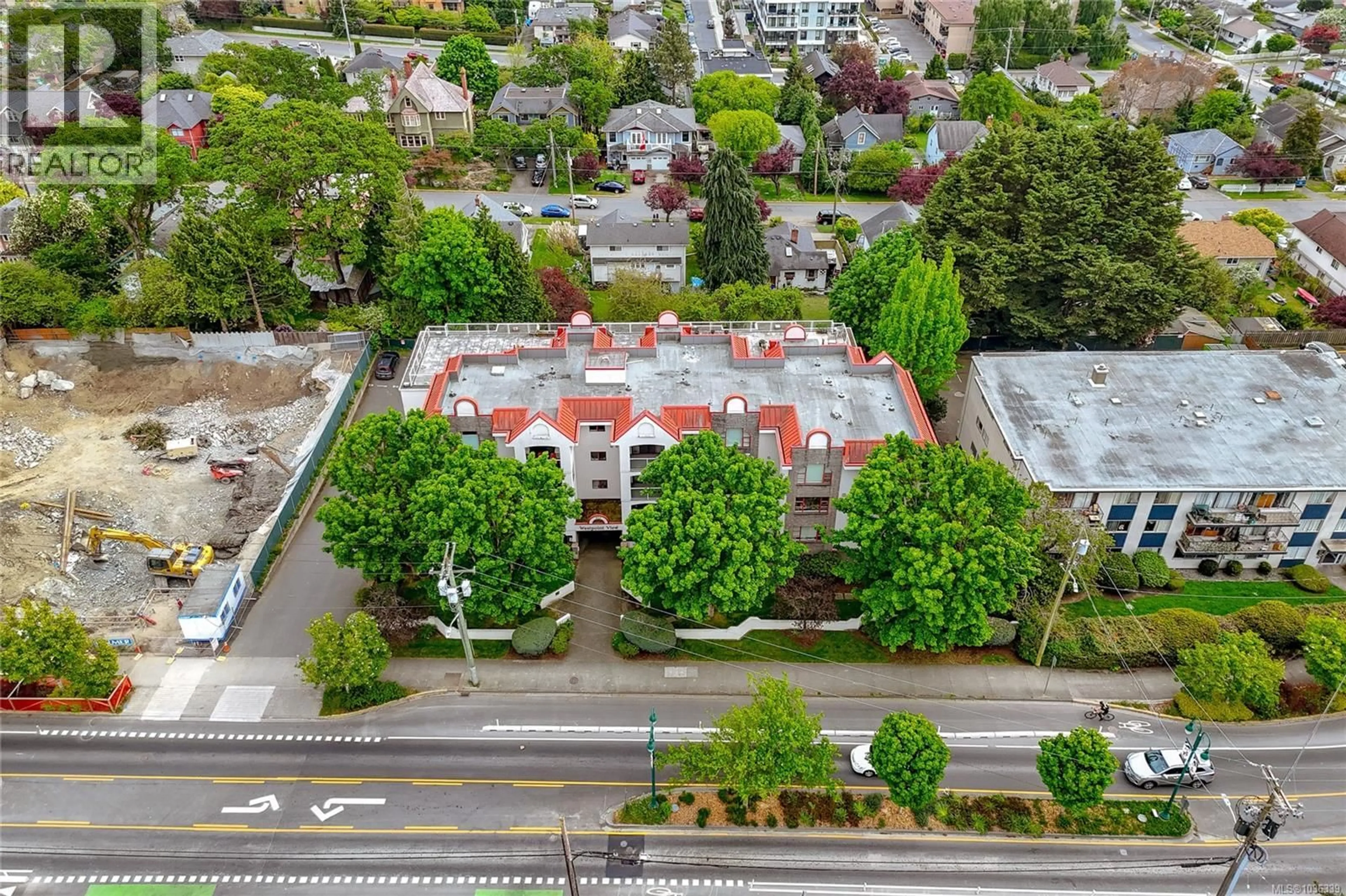 A pic from outside/outdoor area/front of a property/back of a property/a pic from drone, unknown for 107 - 873 ESQUIMALT ROAD, Esquimalt British Columbia V9A3M5