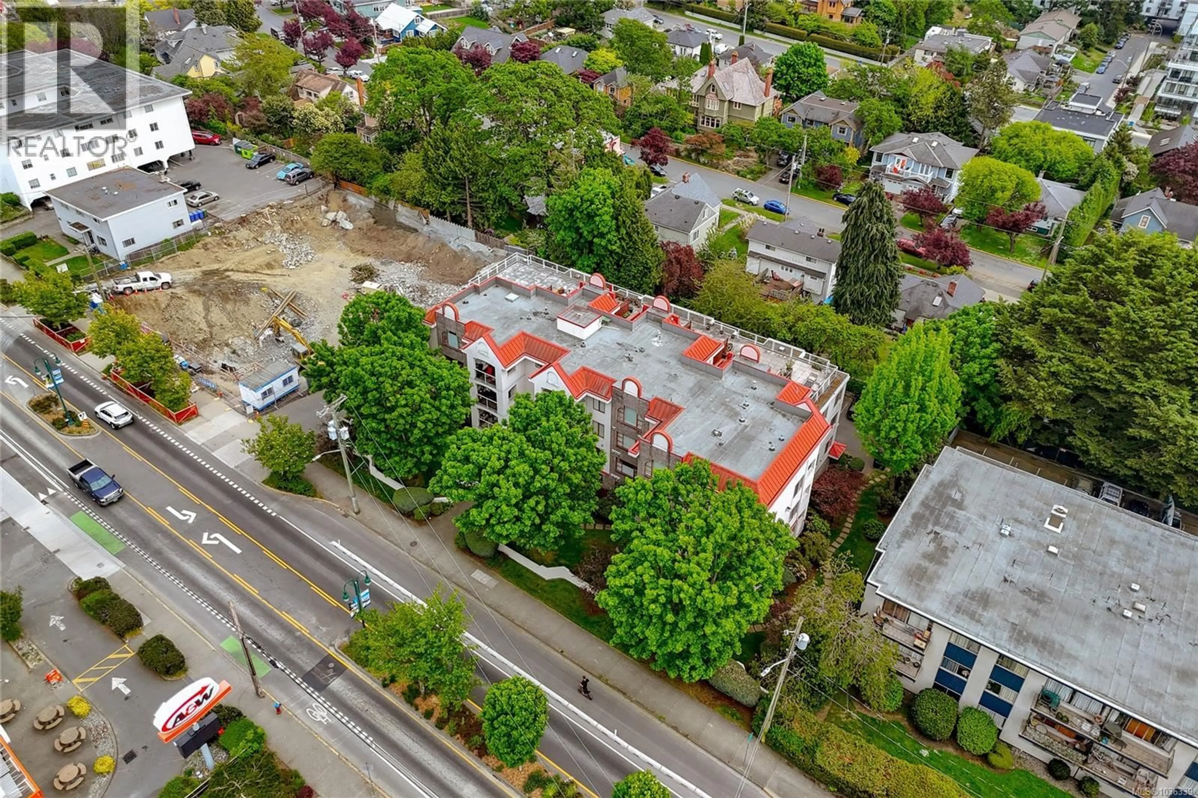 A pic from outside/outdoor area/front of a property/back of a property/a pic from drone, street for 107 - 873 ESQUIMALT ROAD, Esquimalt British Columbia V9A3M5