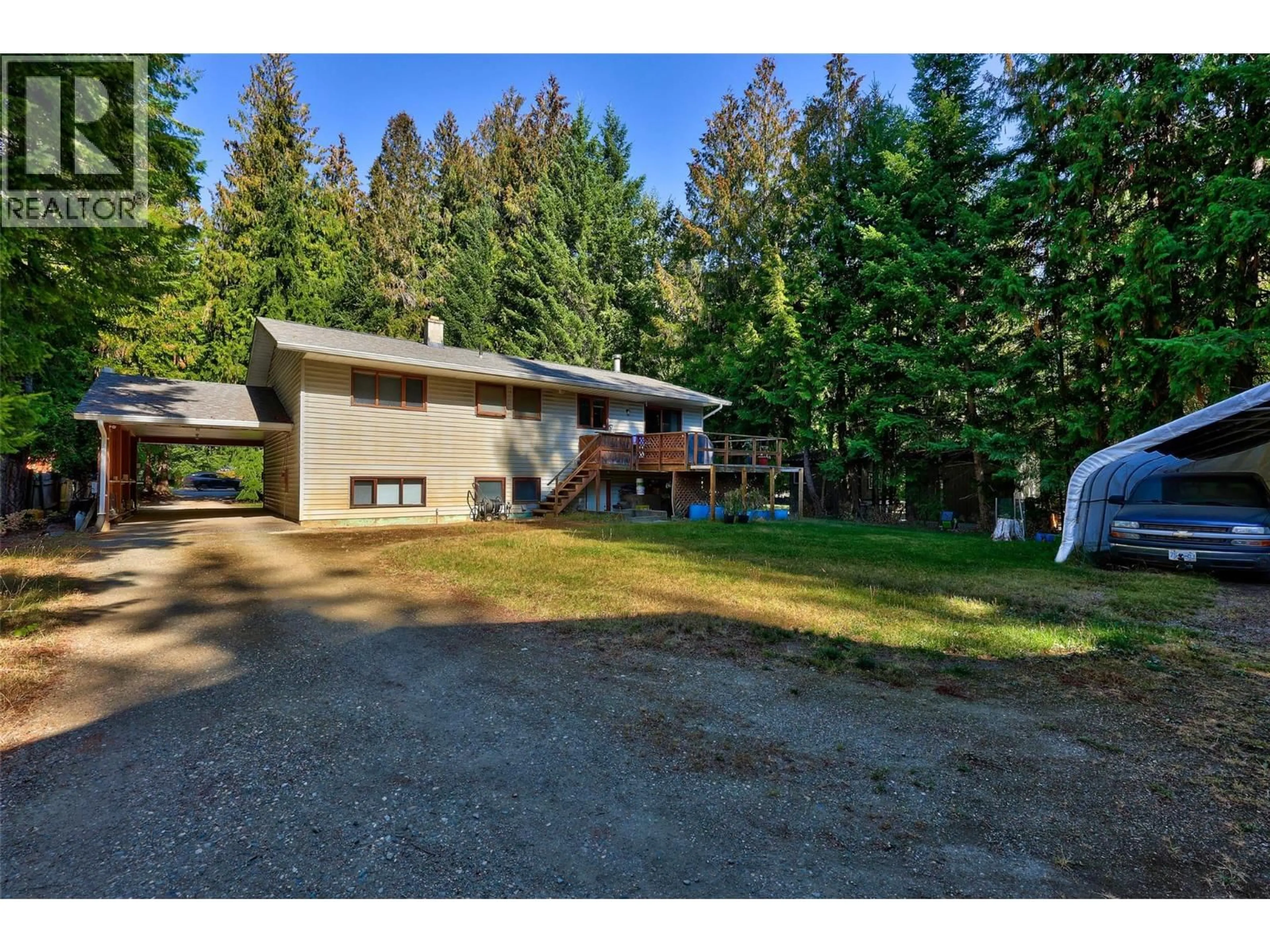 A pic from outside/outdoor area/front of a property/back of a property/a pic from drone, unknown for 4072 BUTTERS ROAD, Scotch Creek British Columbia v0e1m5