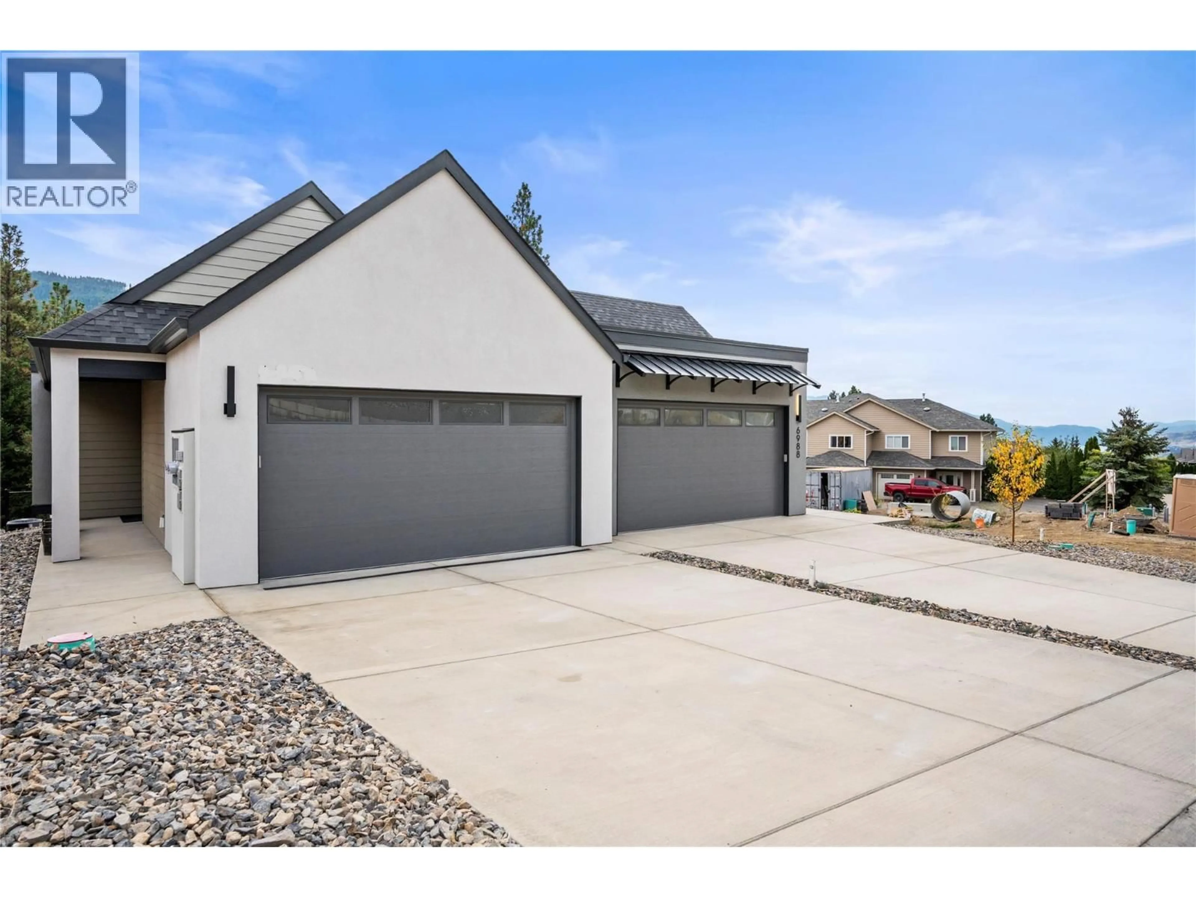 Indoor garage for 7028 MANNING PLACE, Vernon British Columbia V1B0B6