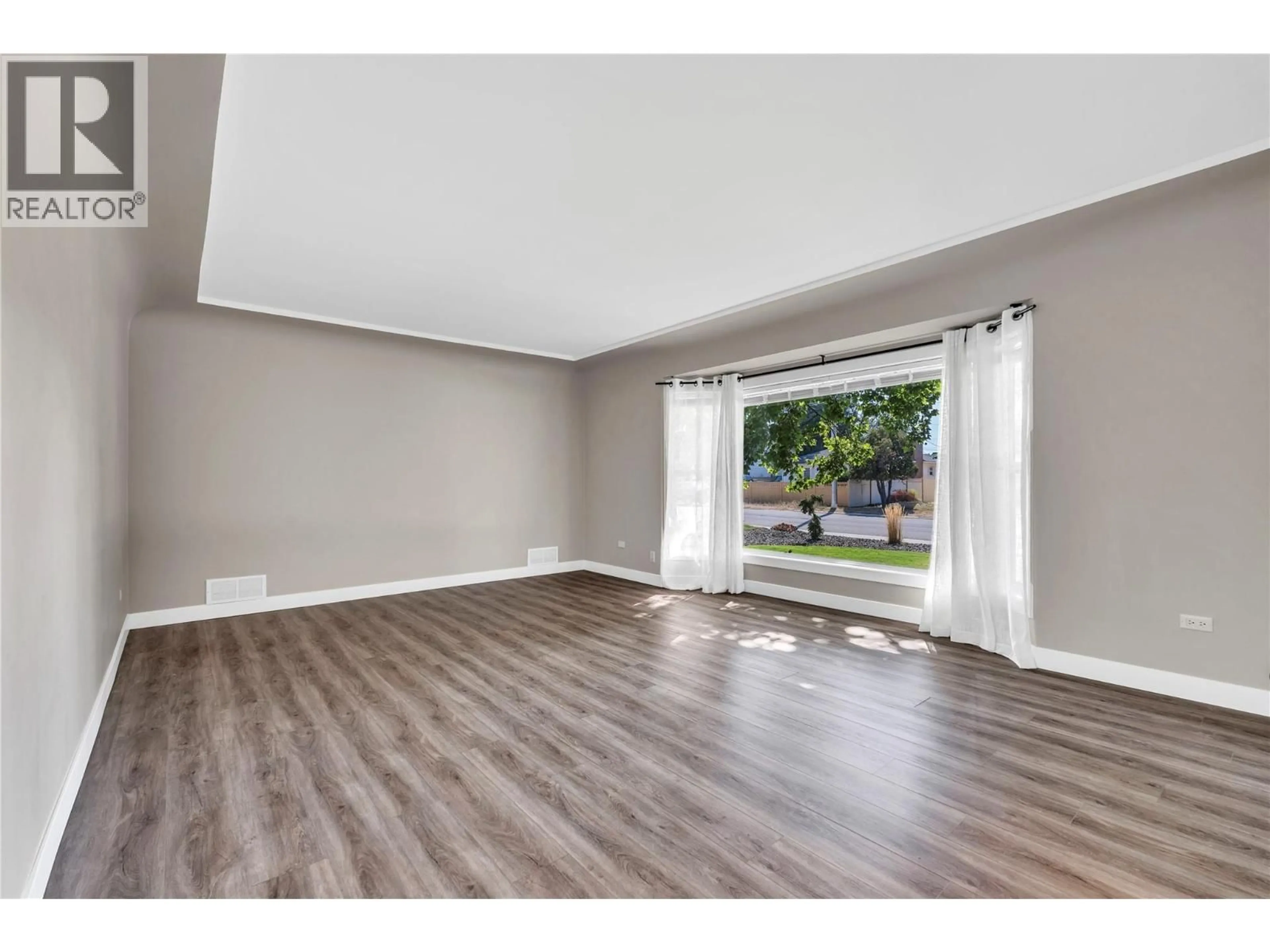 A pic of a room for 403 SCOTT AVENUE, Penticton British Columbia V2A2J7