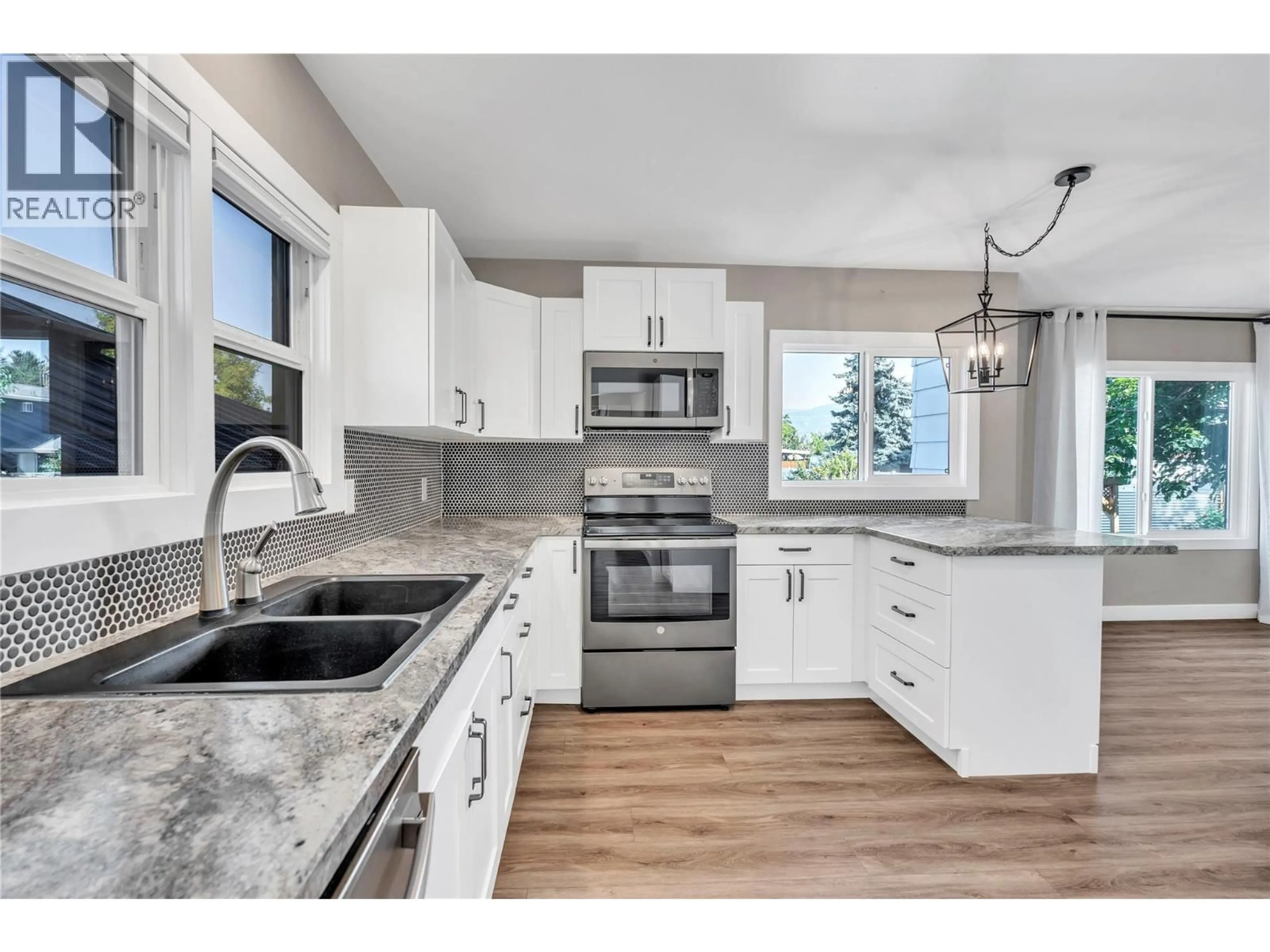 Open concept kitchen, unknown for 403 SCOTT AVENUE, Penticton British Columbia V2A2J7