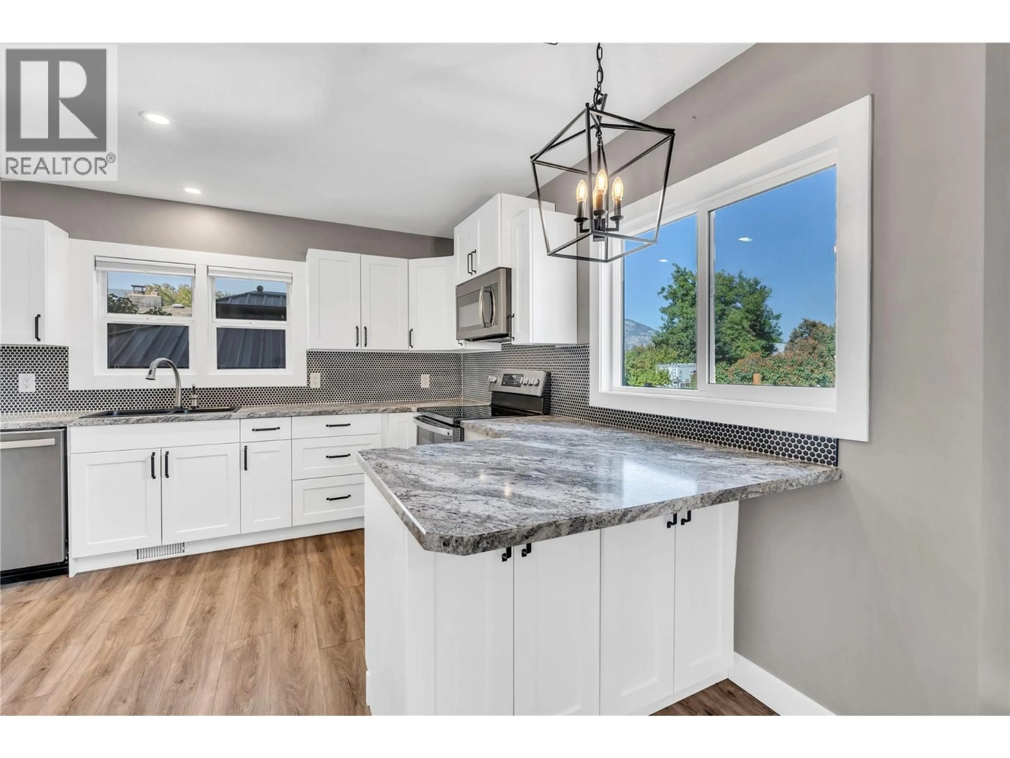 Open concept kitchen, unknown for 403 SCOTT AVENUE, Penticton British Columbia V2A2J7