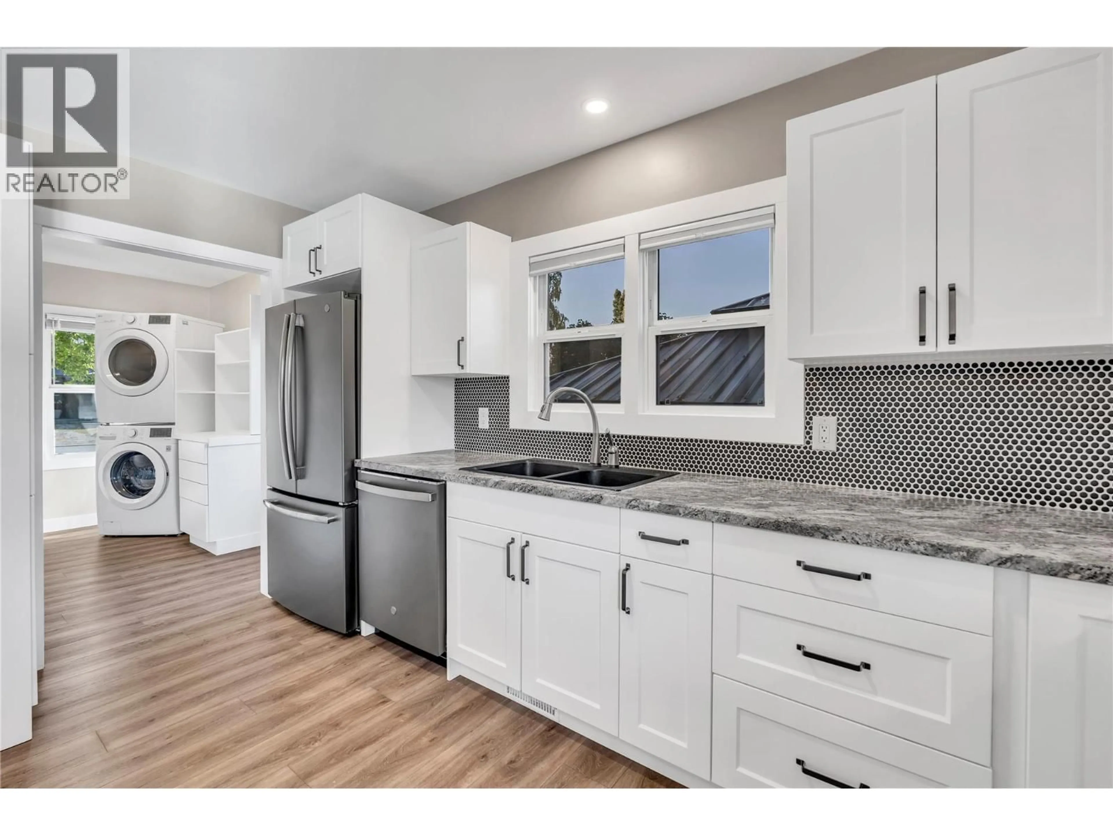 Open concept kitchen, ceramic/tile floor for 403 SCOTT AVENUE, Penticton British Columbia V2A2J7