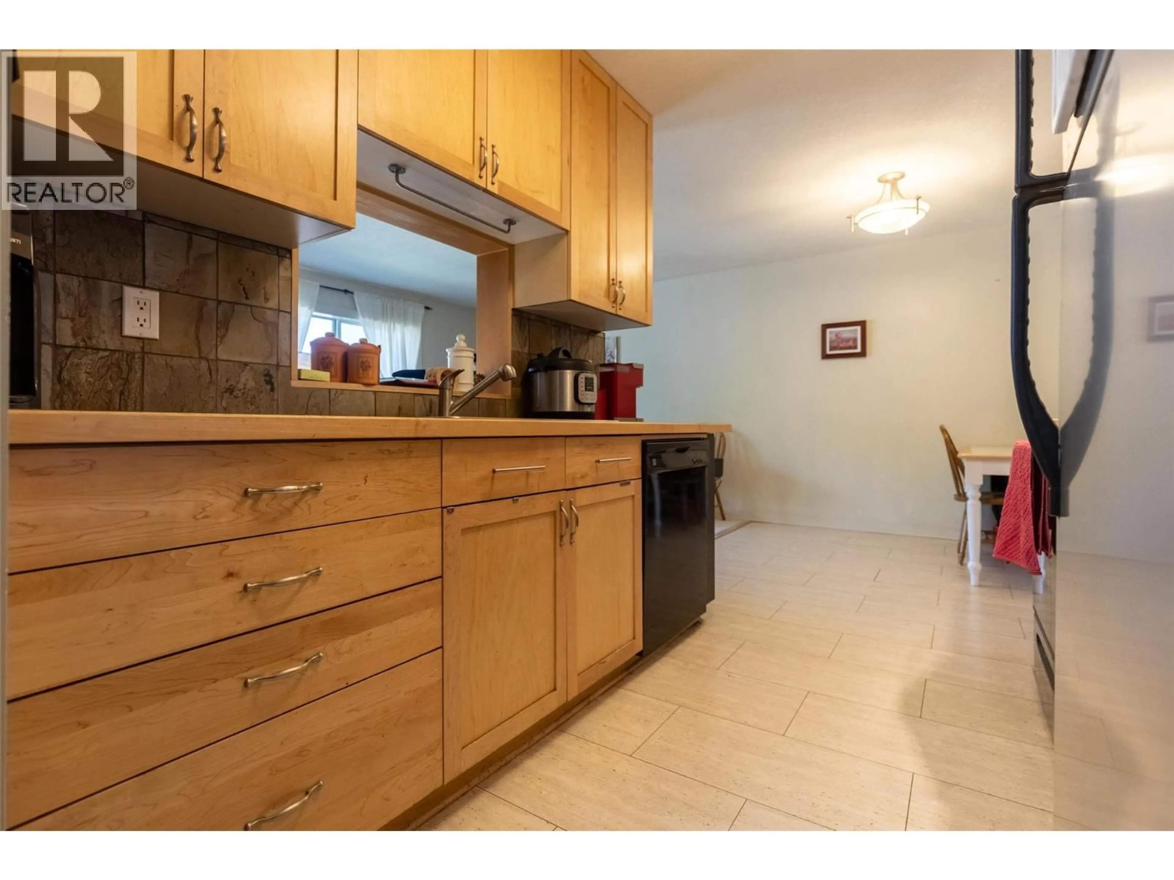 Standard kitchen, unknown for 407 - 65 COKATO ROAD, Fernie British Columbia V0B1M4