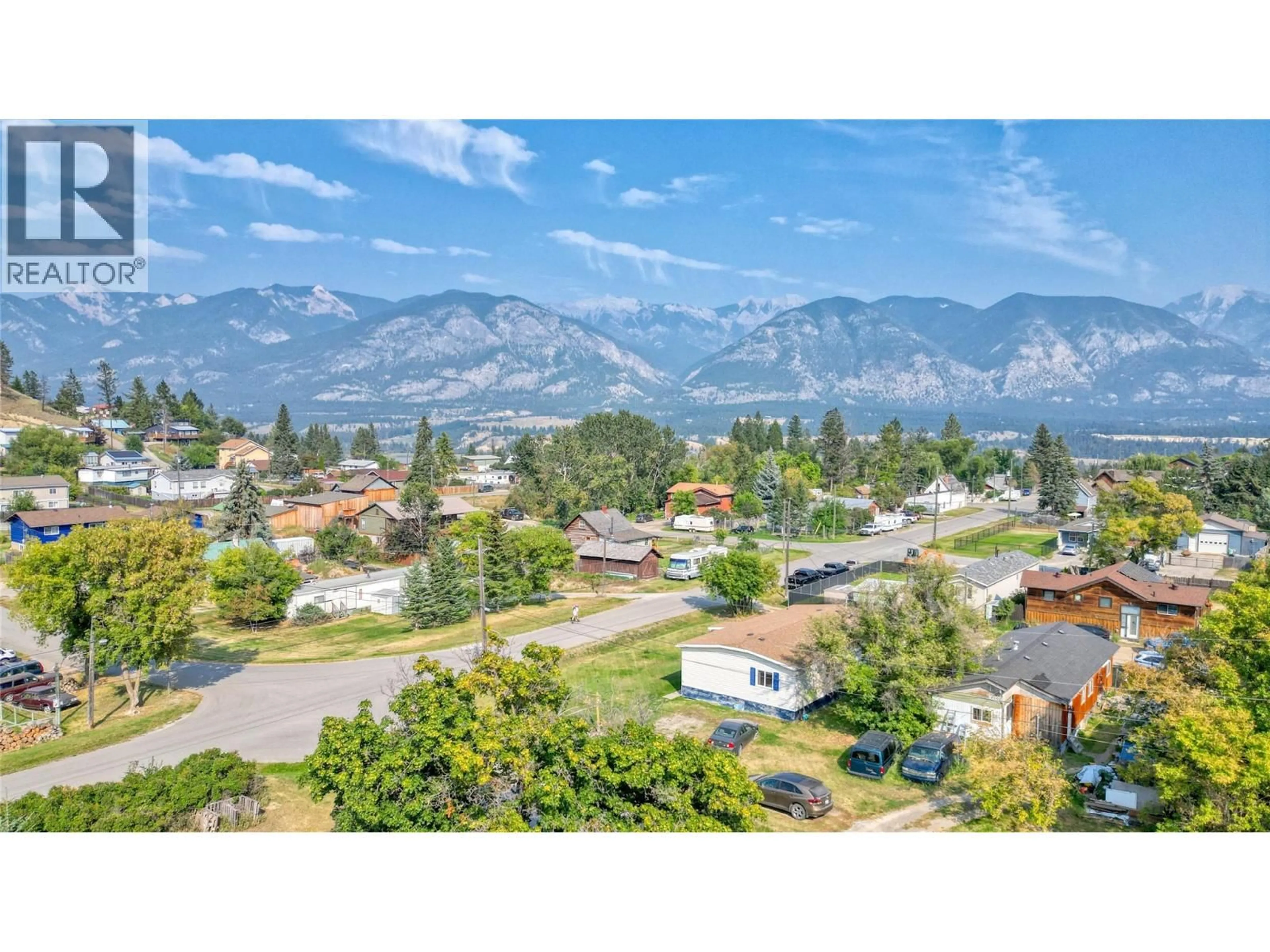 A pic from outside/outdoor area/front of a property/back of a property/a pic from drone, mountain view for 9196 WEST AVENUE, Wilmer British Columbia V0A1K5