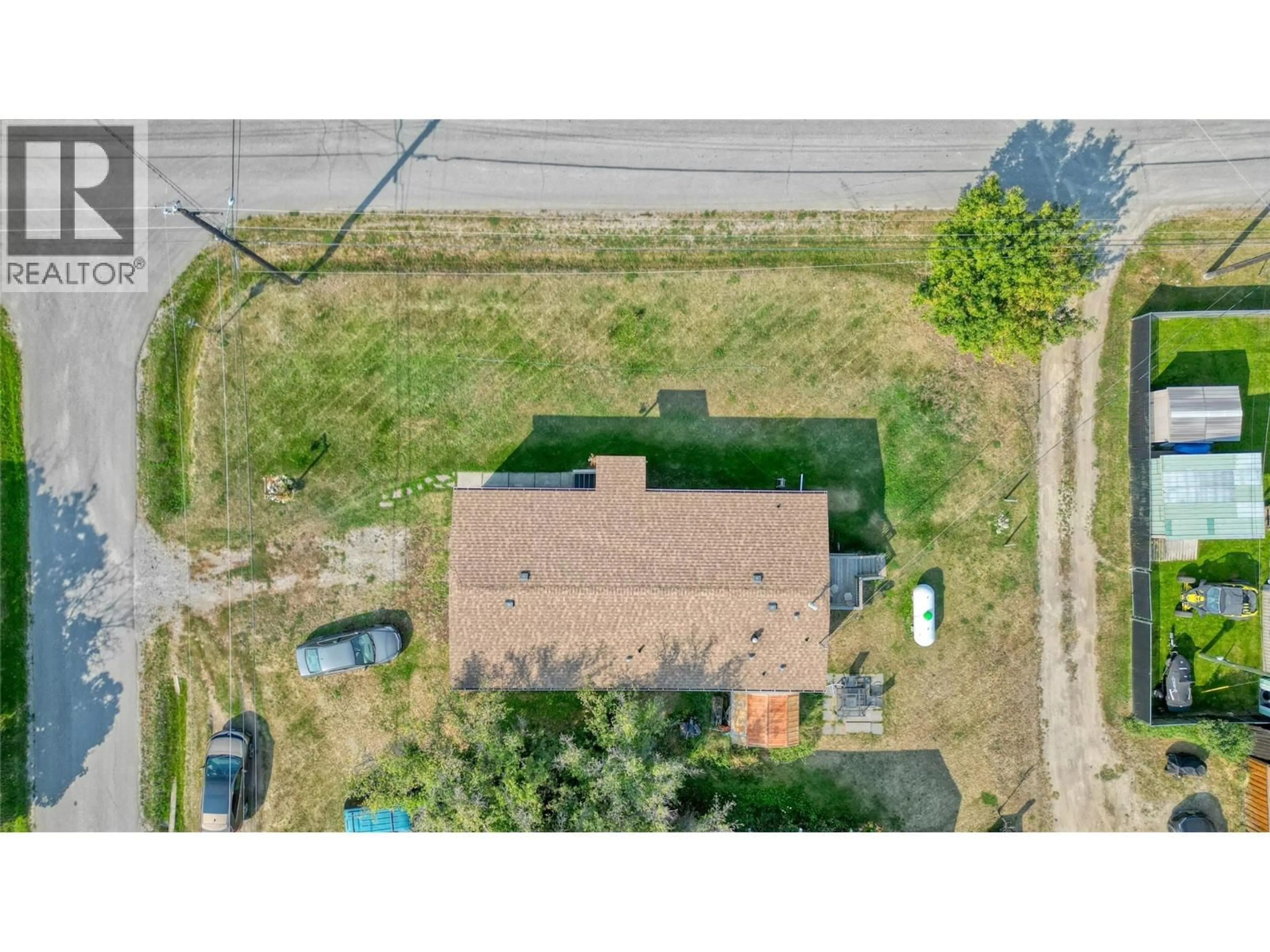 A pic from outside/outdoor area/front of a property/back of a property/a pic from drone, street for 9196 WEST AVENUE, Wilmer British Columbia V0A1K5