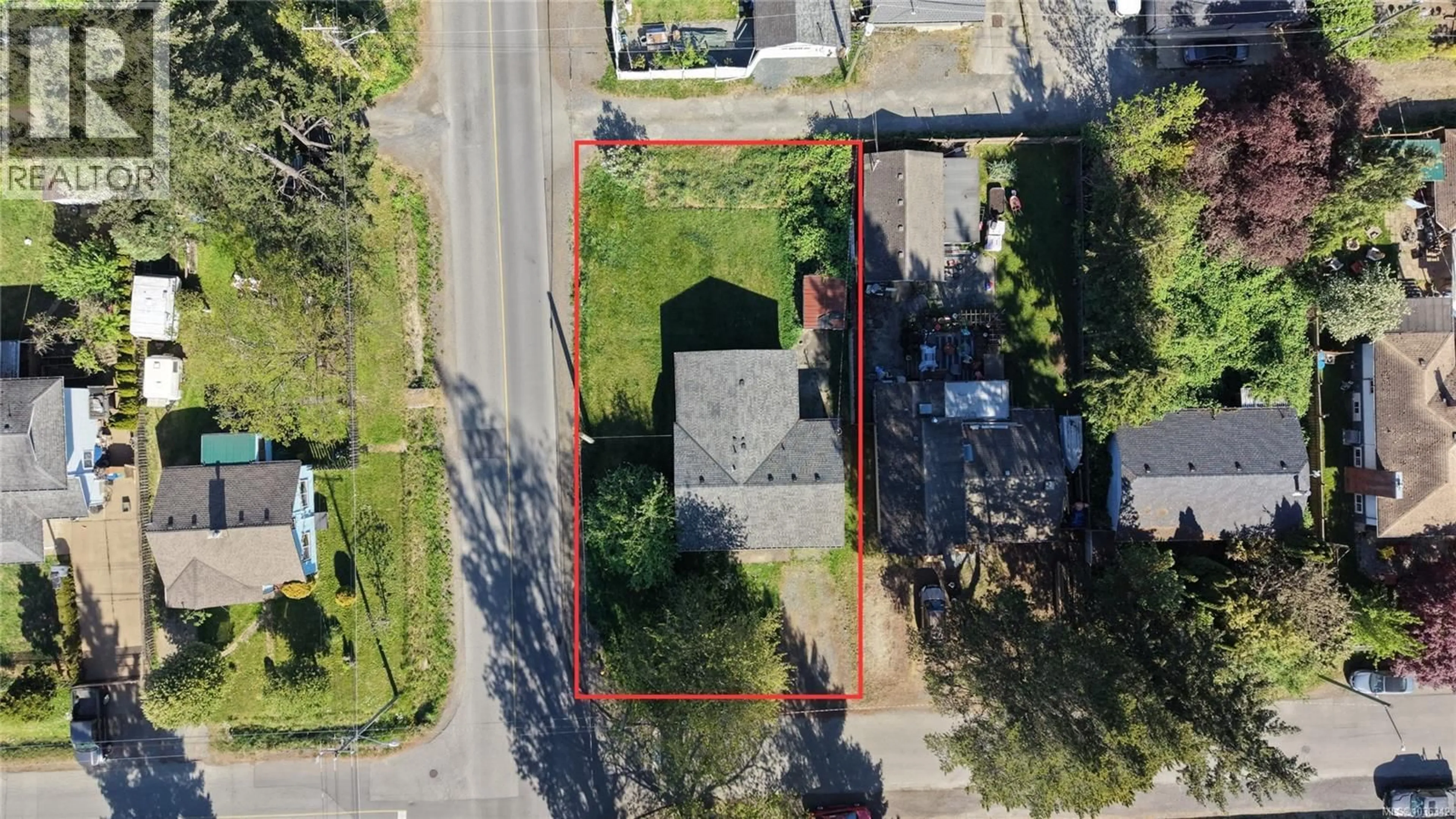 A pic from outside/outdoor area/front of a property/back of a property/a pic from drone, street for 710 WINCHESTER AVENUE, Nanaimo British Columbia V9R4C1
