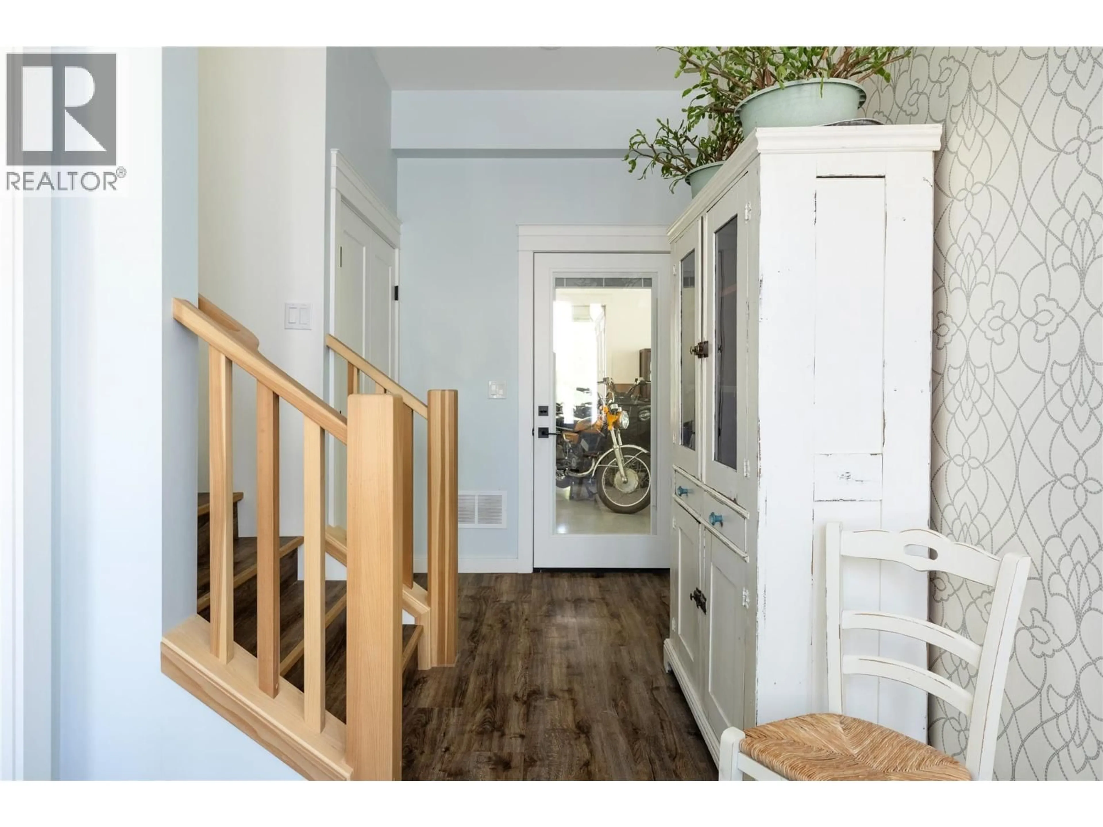 Indoor entryway for 6984 HIGHWAY 6 OTHER, Coldstream British Columbia V1B3H1