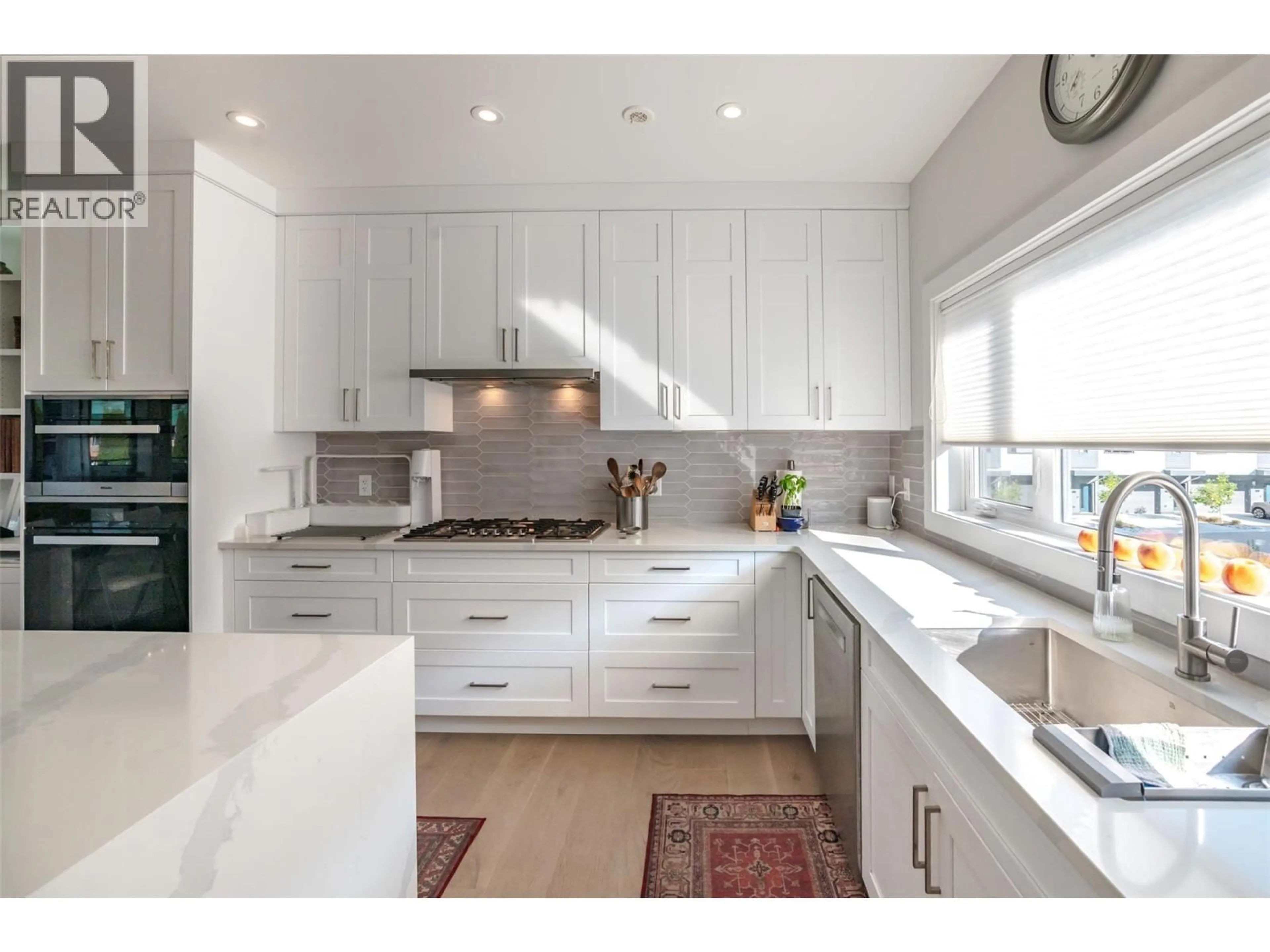 Contemporary kitchen, unknown for 106 - 201 WYLIE STREET, Penticton British Columbia V2A0H3