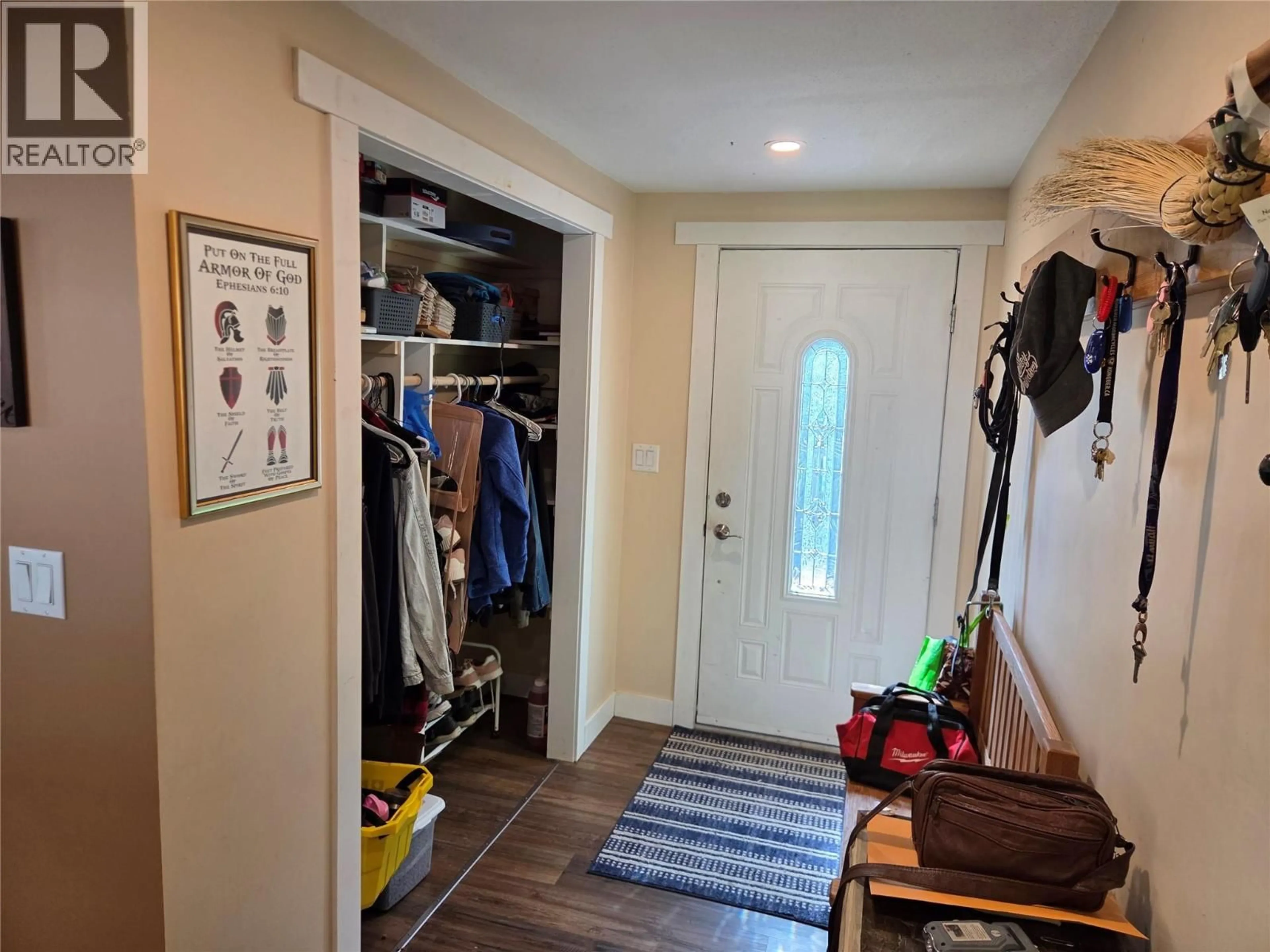 Indoor entryway for 4 - 1770 HIGHWAY 3A OTHER, Keremeos British Columbia V0X1N6