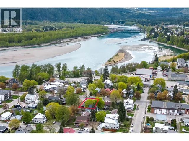 614 MACKENZIE AVENUE, Revelstoke 3