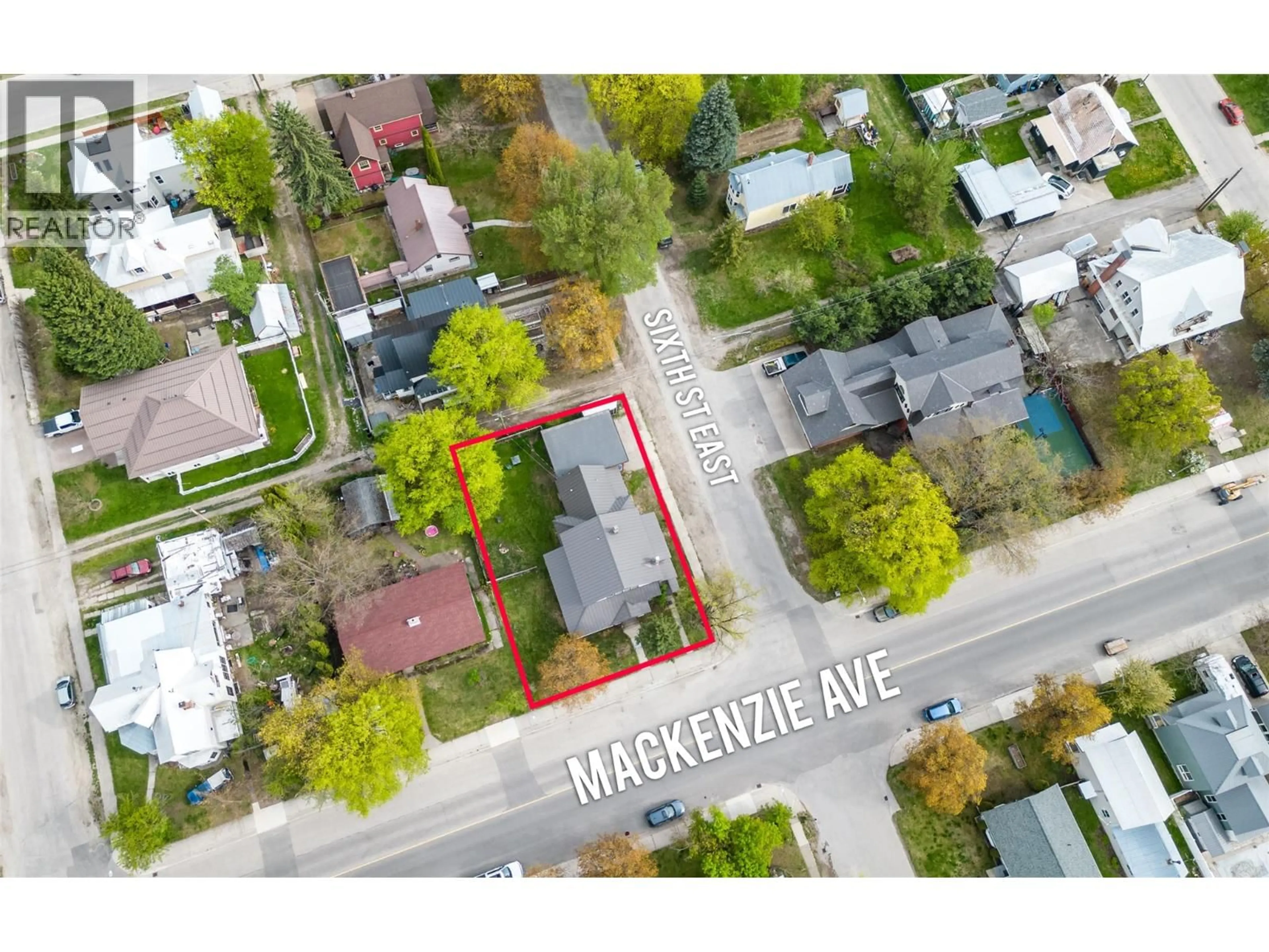 A pic from outside/outdoor area/front of a property/back of a property/a pic from drone, street for 614 MACKENZIE AVENUE, Revelstoke British Columbia V0E2S0