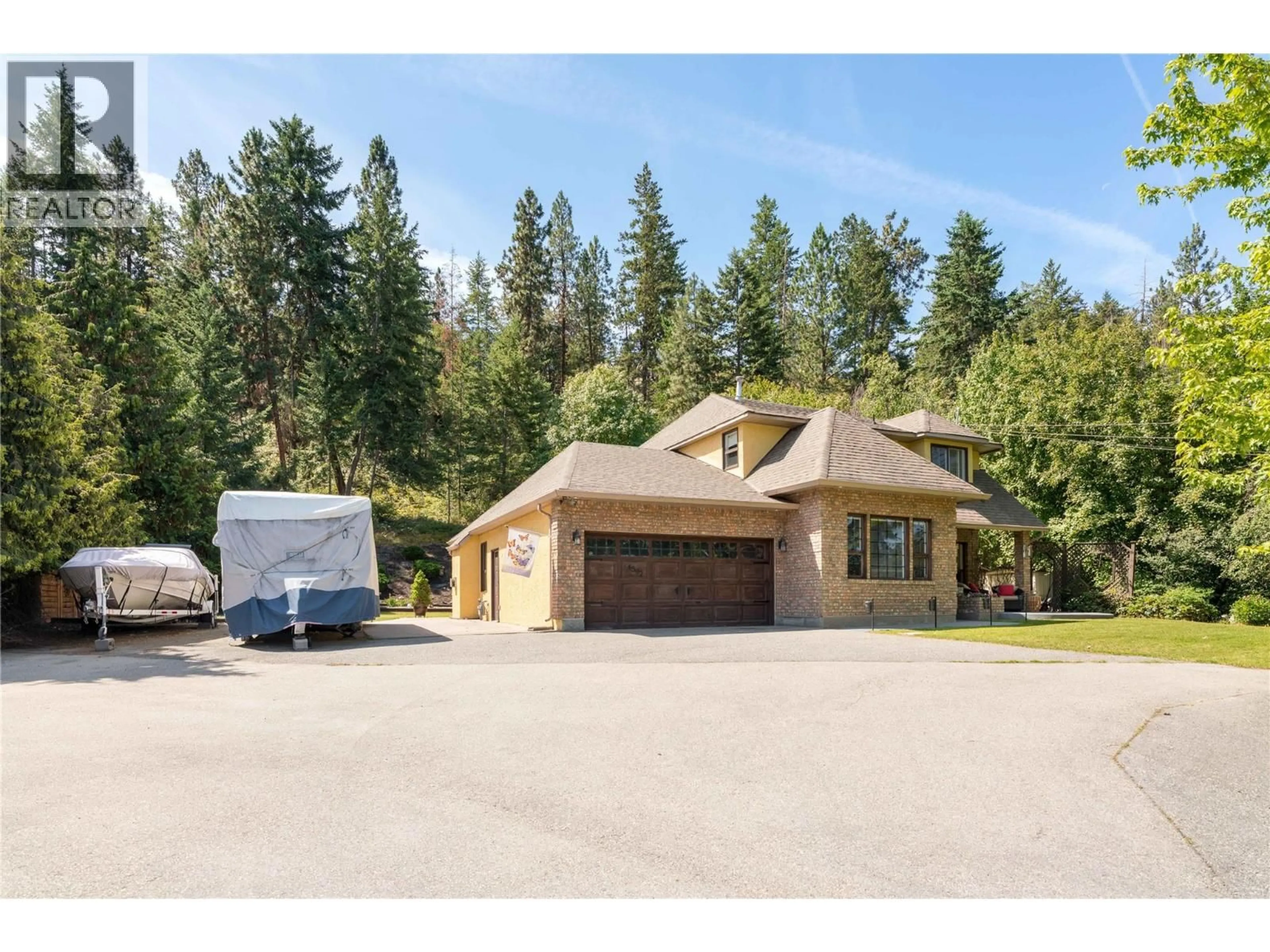 Indoor garage for 4692 GORDON DRIVE, Kelowna British Columbia V1W4P4