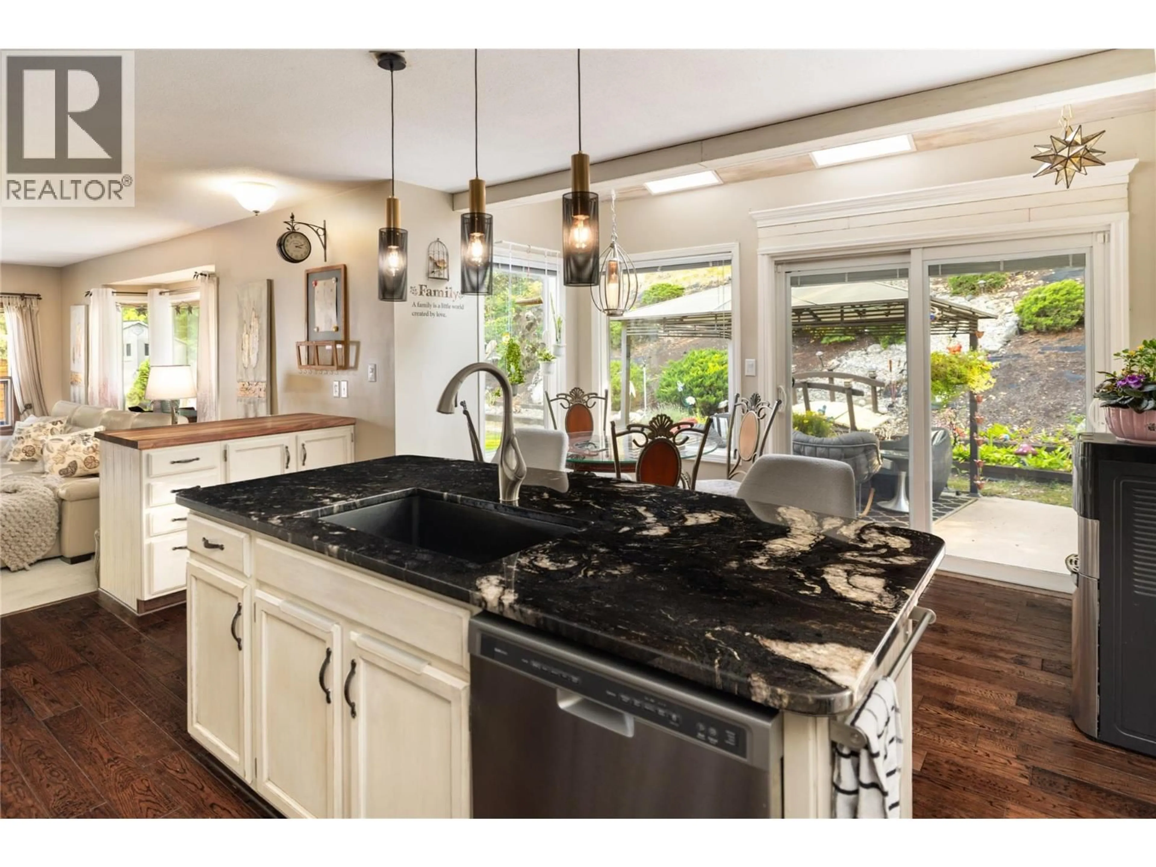Open concept kitchen, ceramic/tile floor for 4692 GORDON DRIVE, Kelowna British Columbia V1W4P4