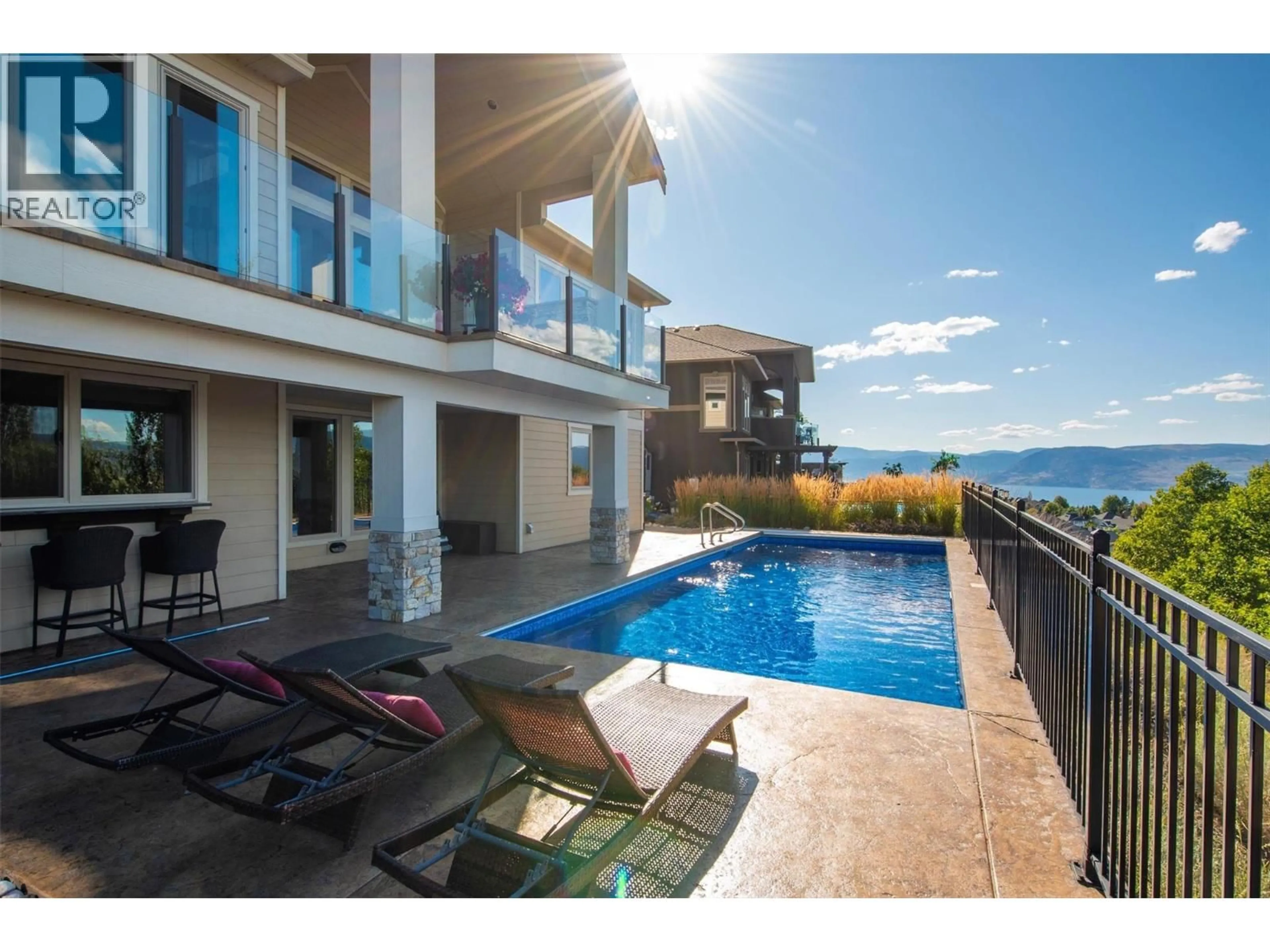 Pool for 440 LAKEPOINTE DRIVE, Kelowna British Columbia V1W5K2
