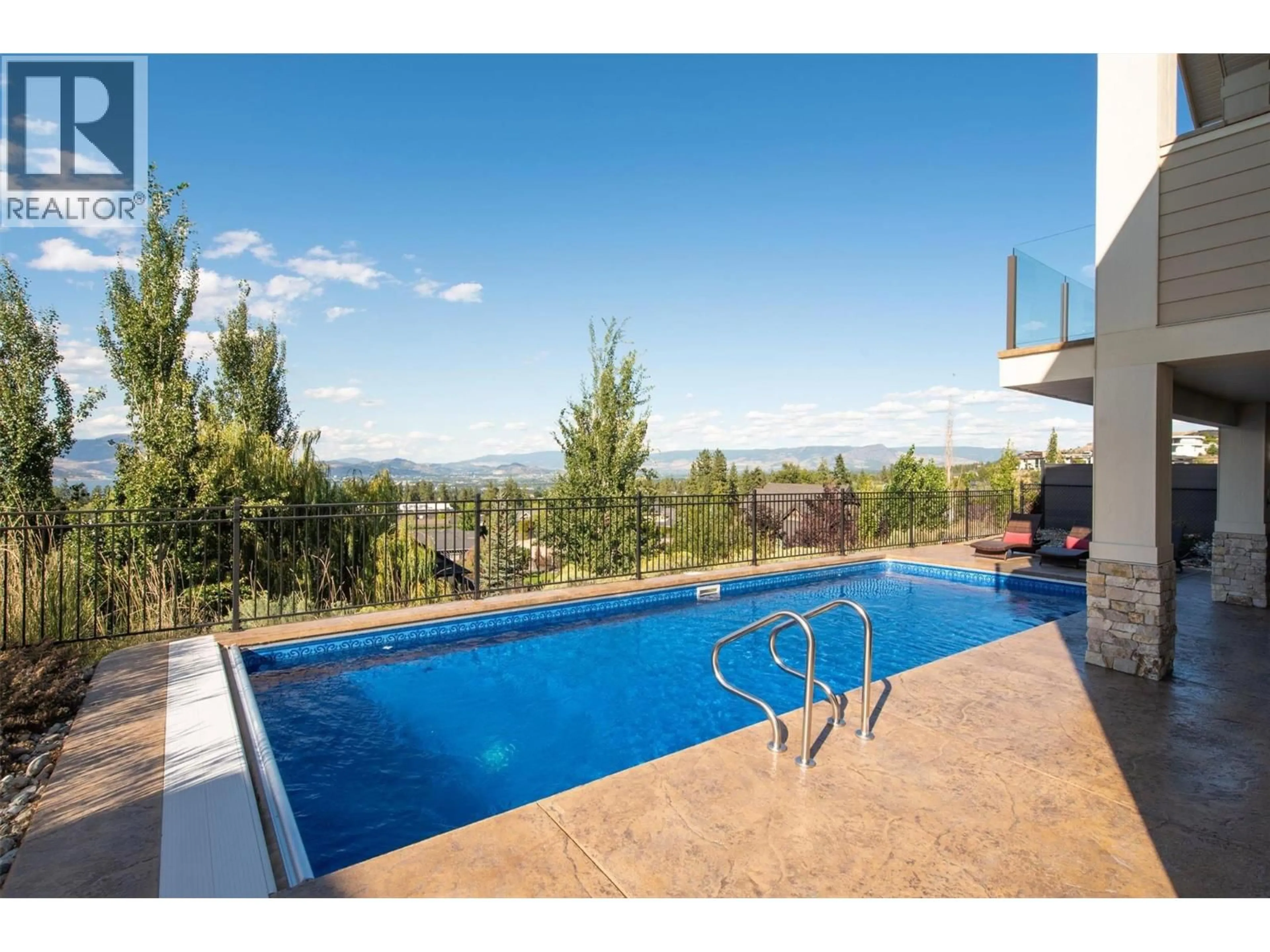 Pool for 440 LAKEPOINTE DRIVE, Kelowna British Columbia V1W5K2