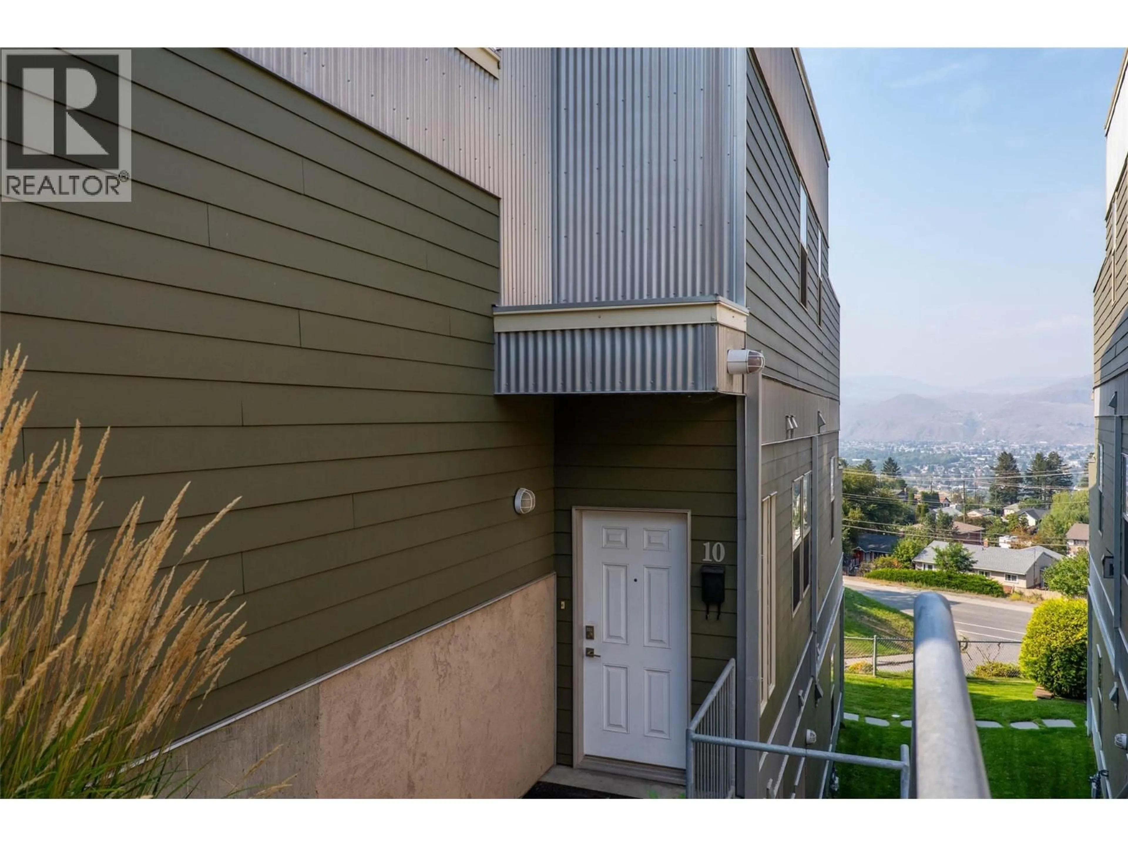 Unknown for 10 - 445 DALGLEISH DRIVE, Kamloops British Columbia V2C6C7