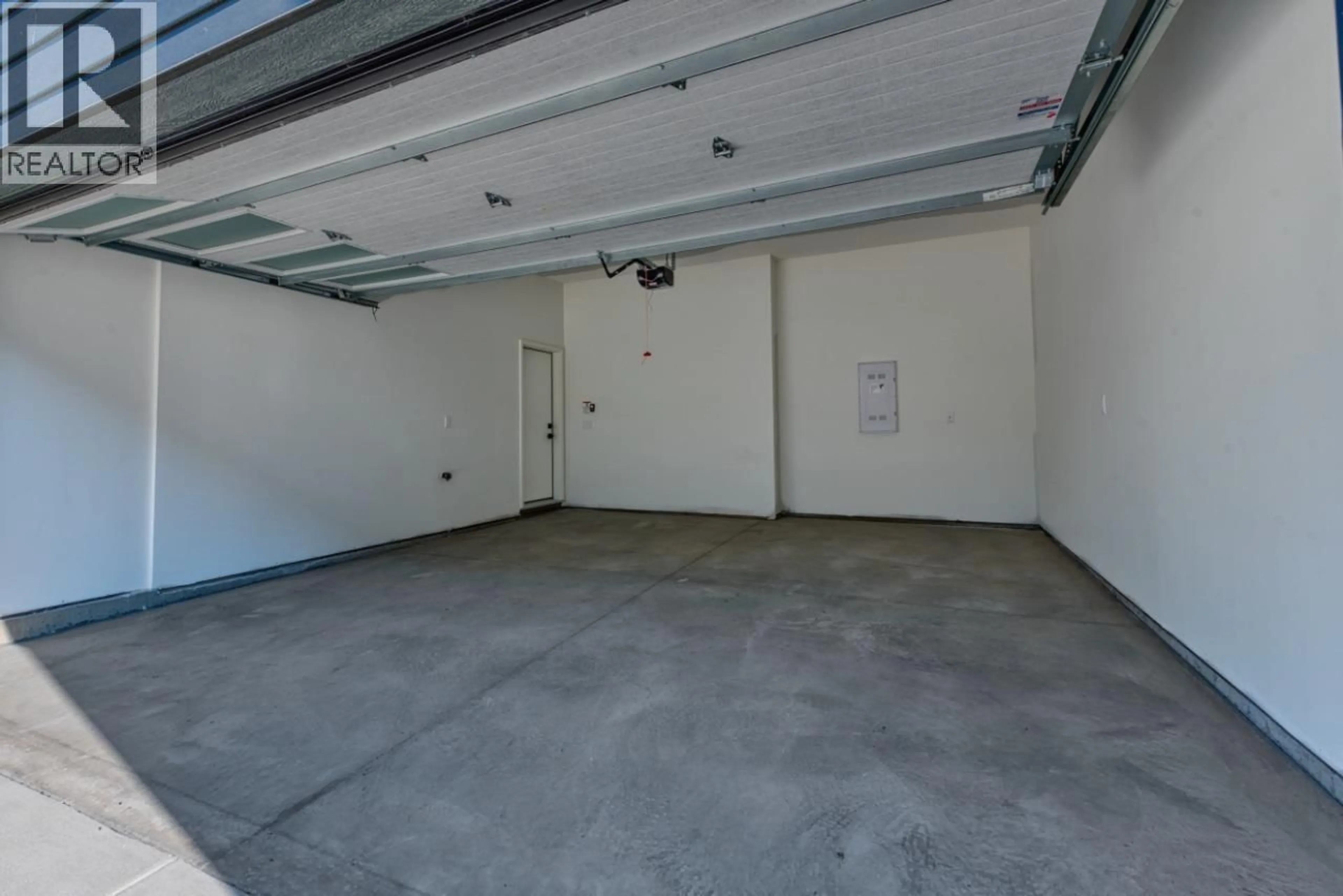 Indoor garage for 25 - 7599 KLINGER ROAD, Vernon British Columbia V1H0B2