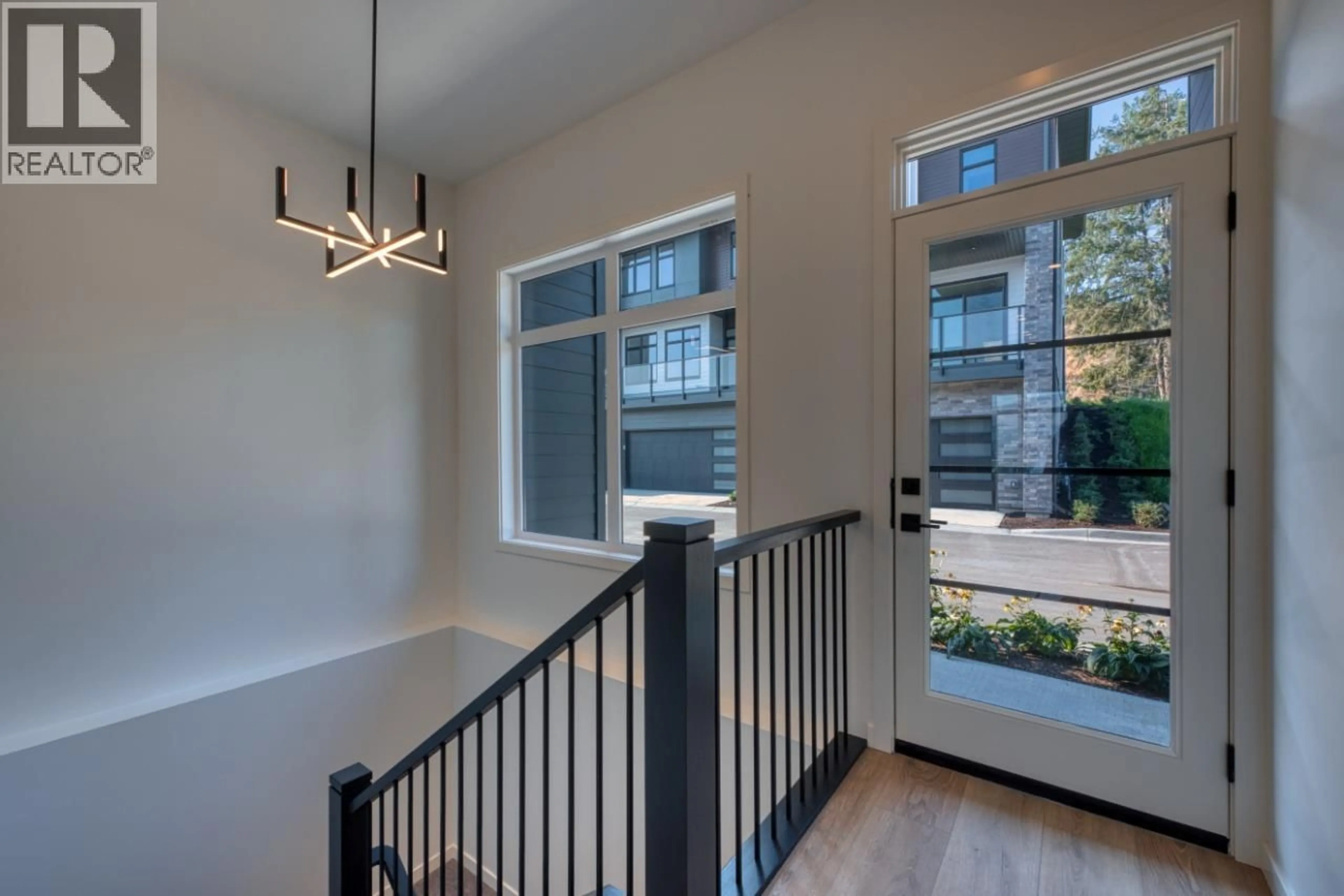 Indoor entryway for 25 - 7599 KLINGER ROAD, Vernon British Columbia V1H0B2