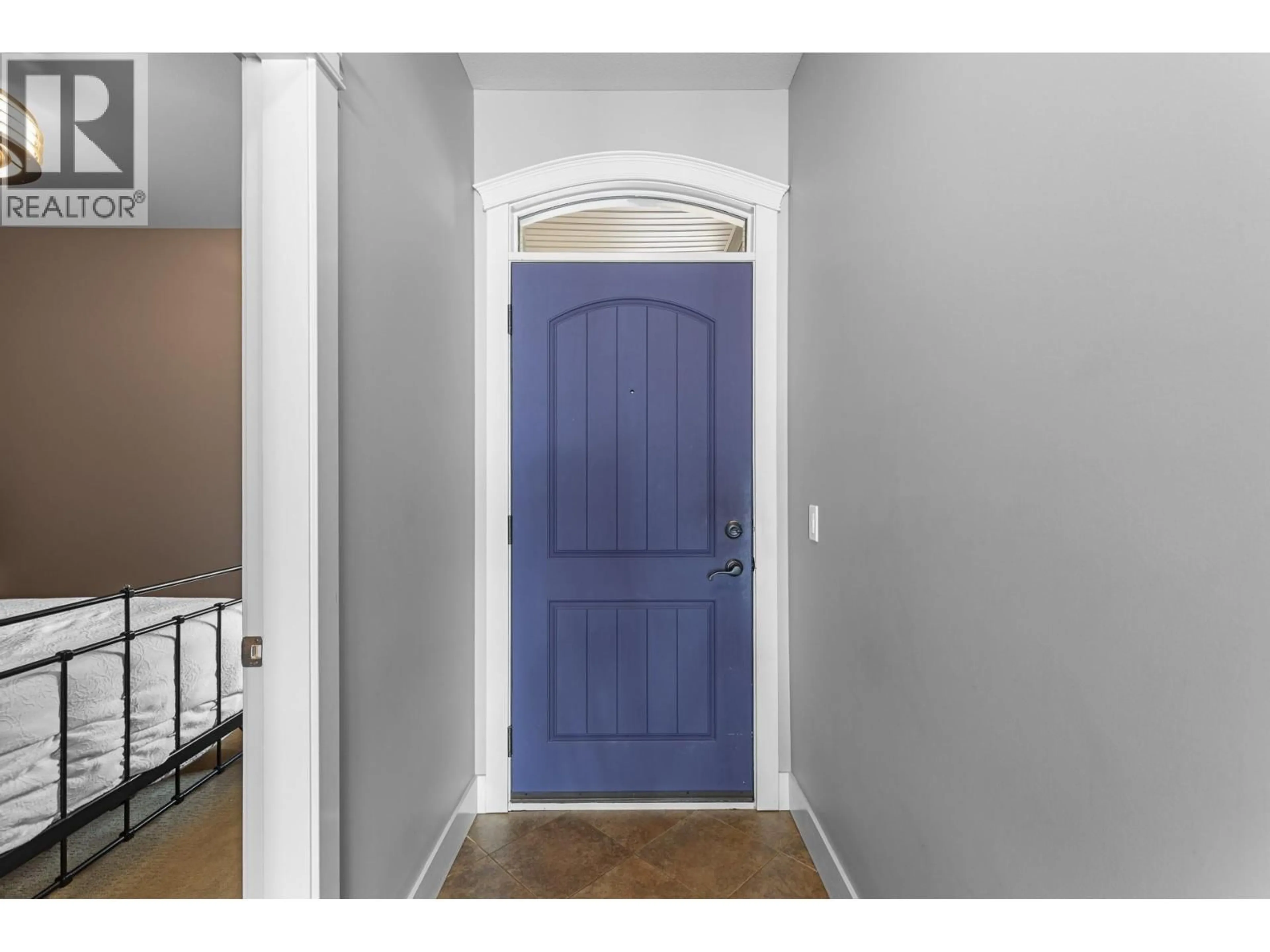 Indoor entryway for 239 - 4350 PONDEROSA DRIVE, Peachland British Columbia V0H1X5