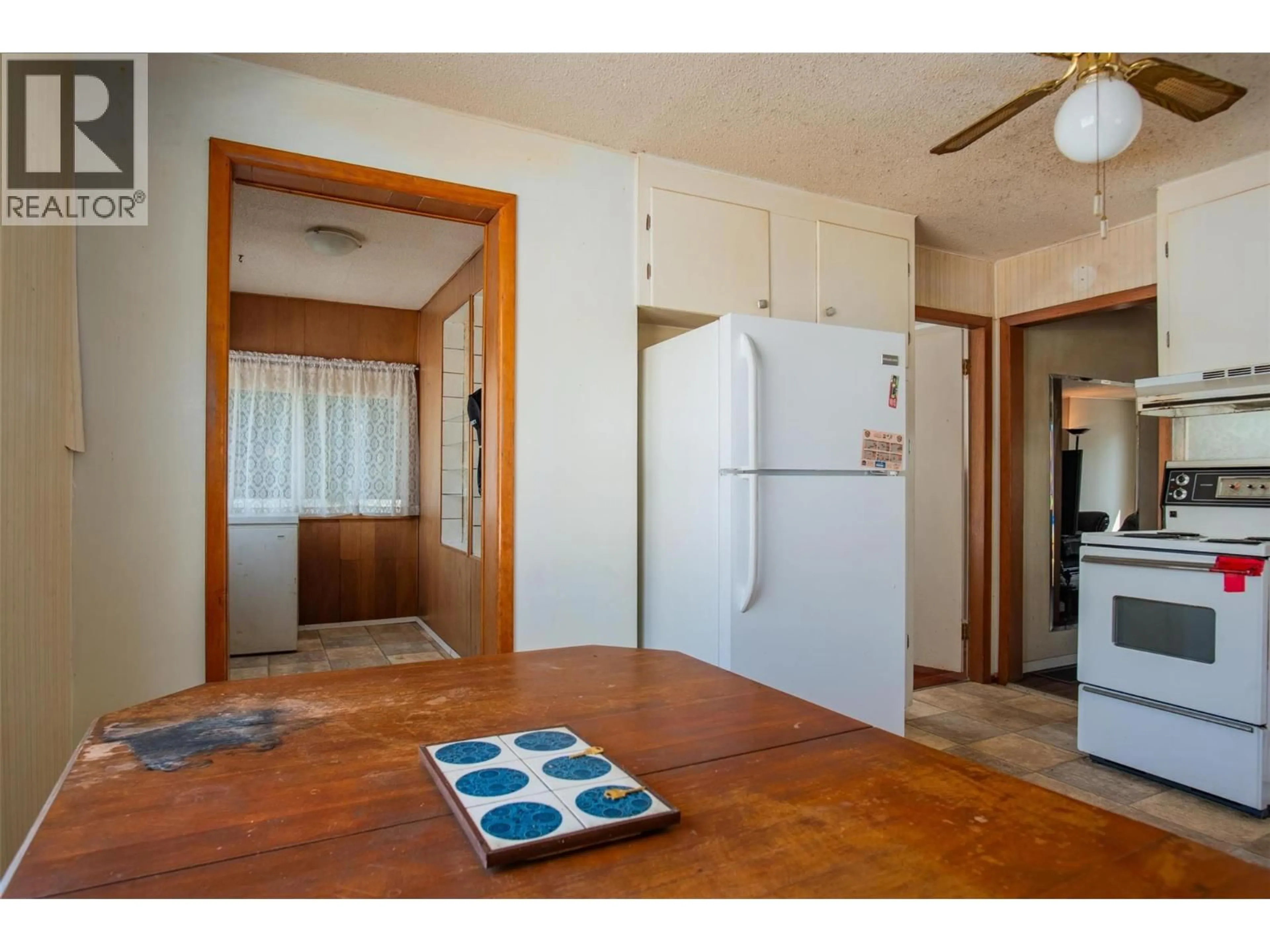 Standard kitchen, unknown for 1338 THIRD AVENUE, Trail British Columbia V1R1P4
