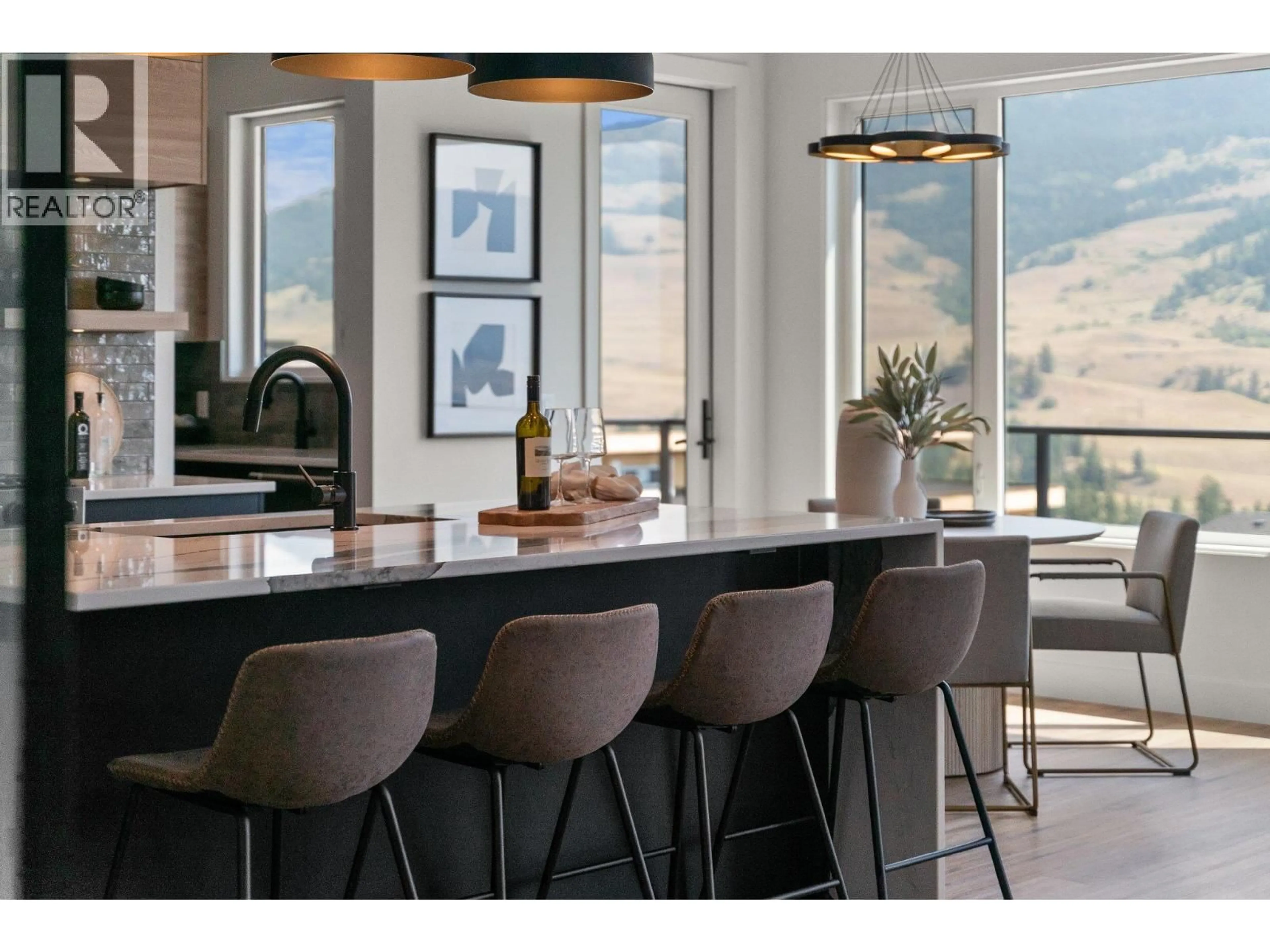 Contemporary kitchen, unknown for 901 MELROSE STREET, Kelowna British Columbia V1P0A8