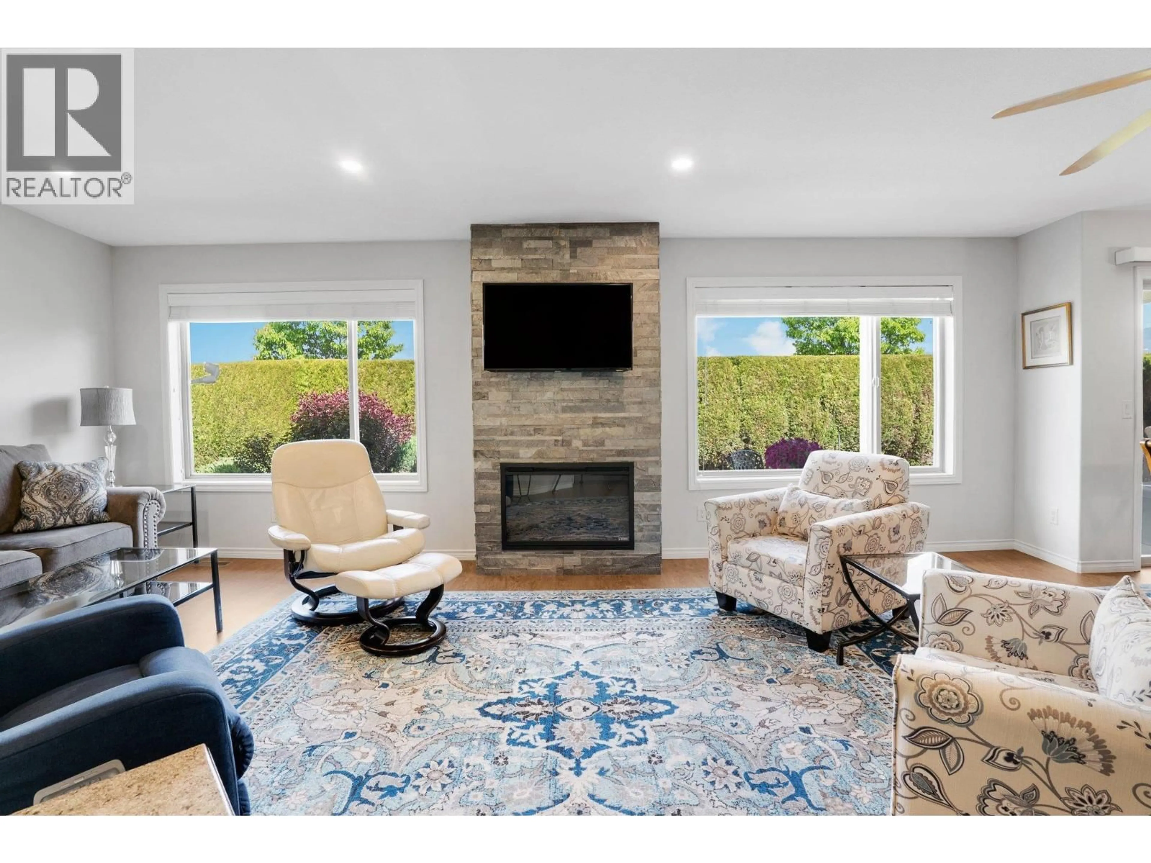 Living room with furniture, unknown for 137 - 1405 GUISACHAN PLACE, Kelowna British Columbia V1Y9X8