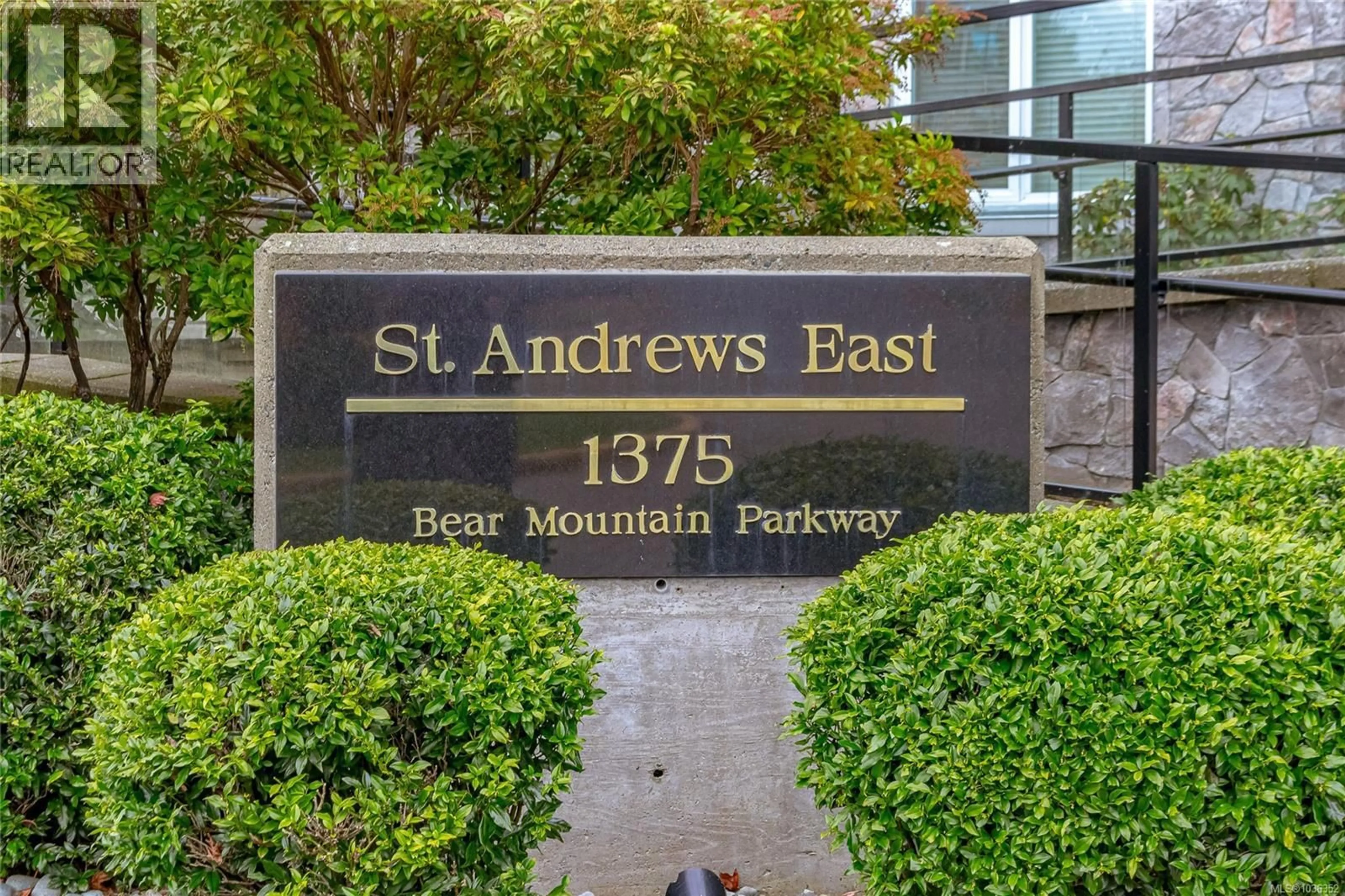 Indoor foyer for 318 - 1375 BEAR MOUNTAIN PARKWAY, Langford British Columbia V9B6R3