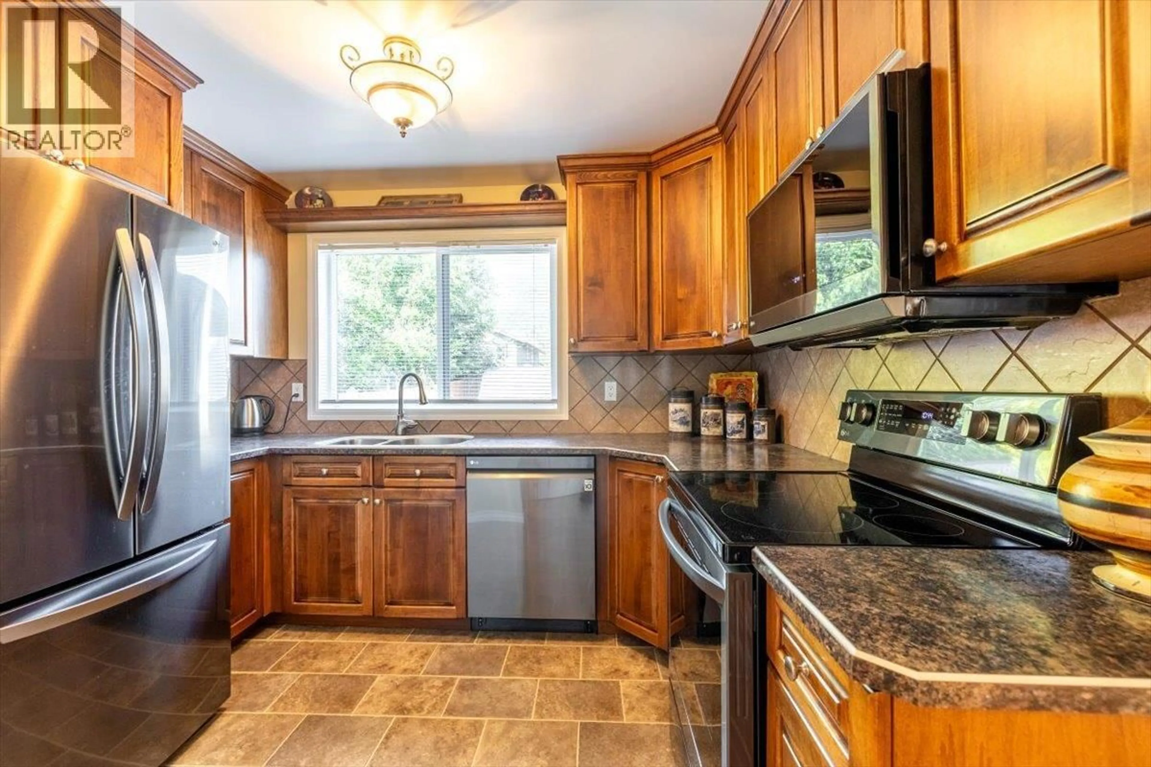 Standard kitchen, ceramic/tile floor for 1291 PONDEROSA DRIVE, Sparwood British Columbia V0B2G2