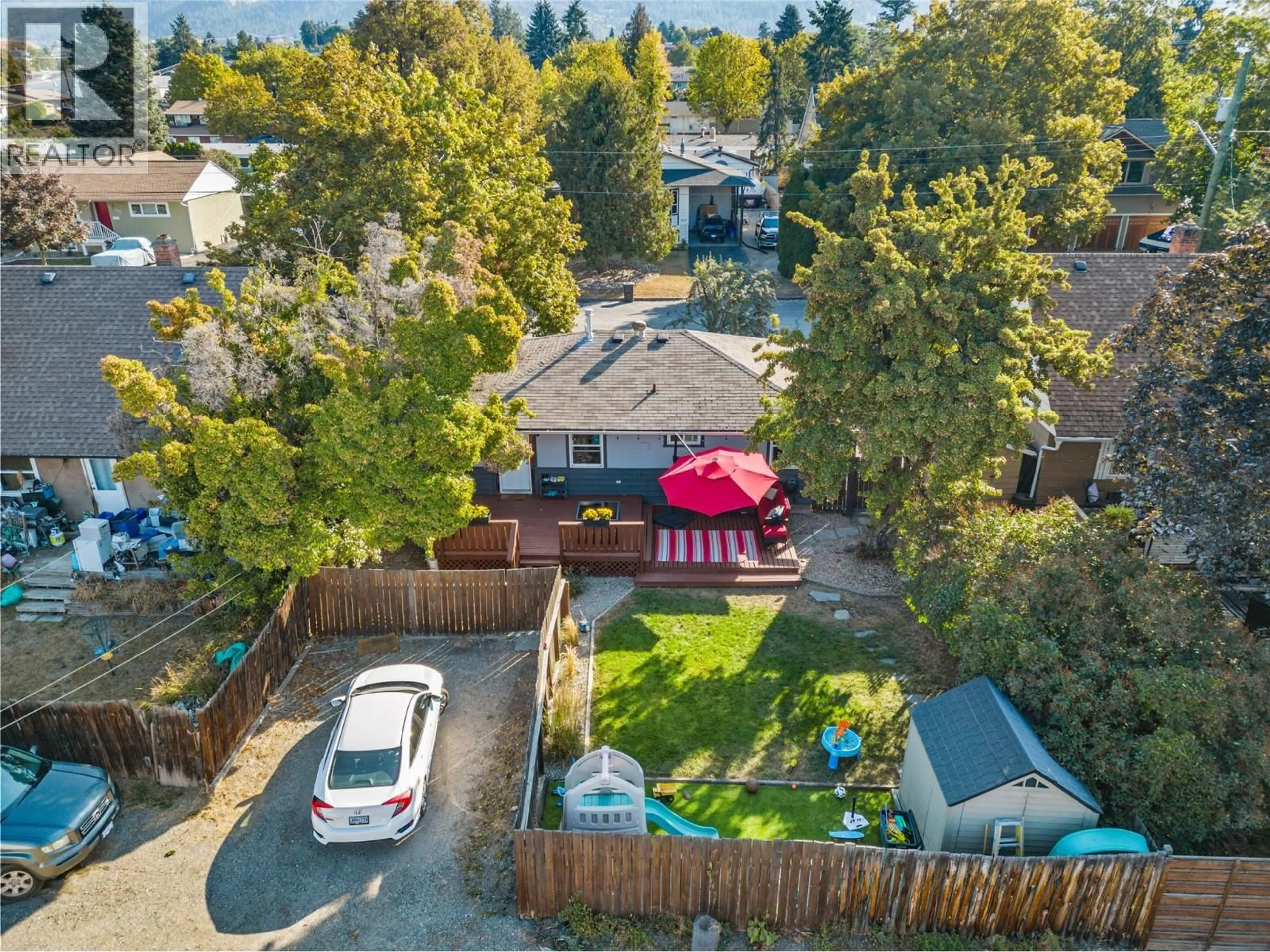 A pic from outside/outdoor area/front of a property/back of a property/a pic from drone, street for 3504 16 STREET, Vernon British Columbia V1T3X6