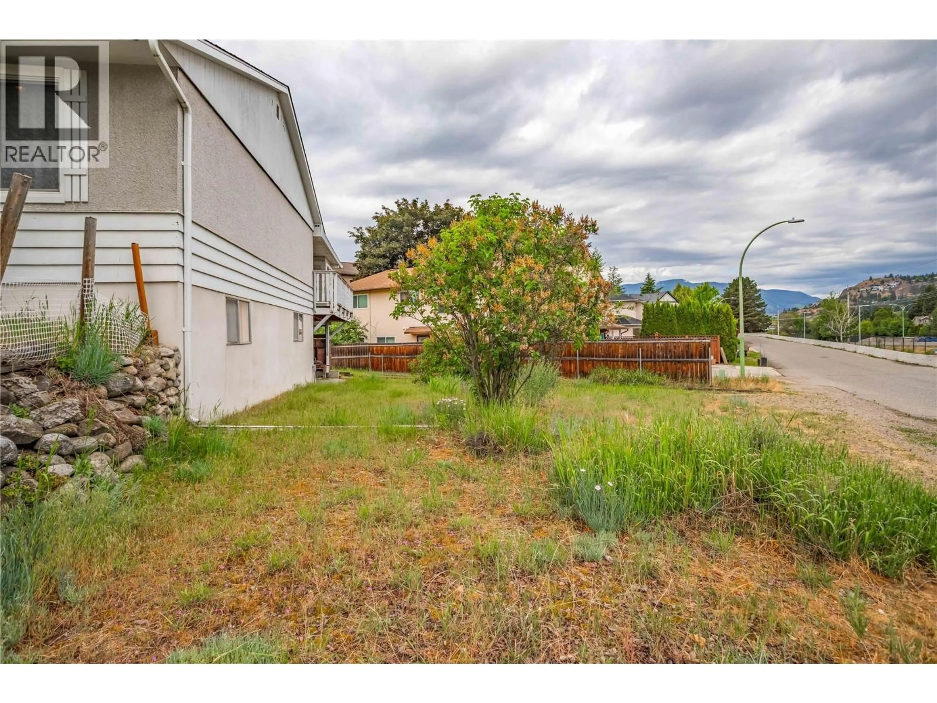 Unknown for 1358 CHERRY CRESCENT EAST, Kelowna British Columbia V1Y3Y1