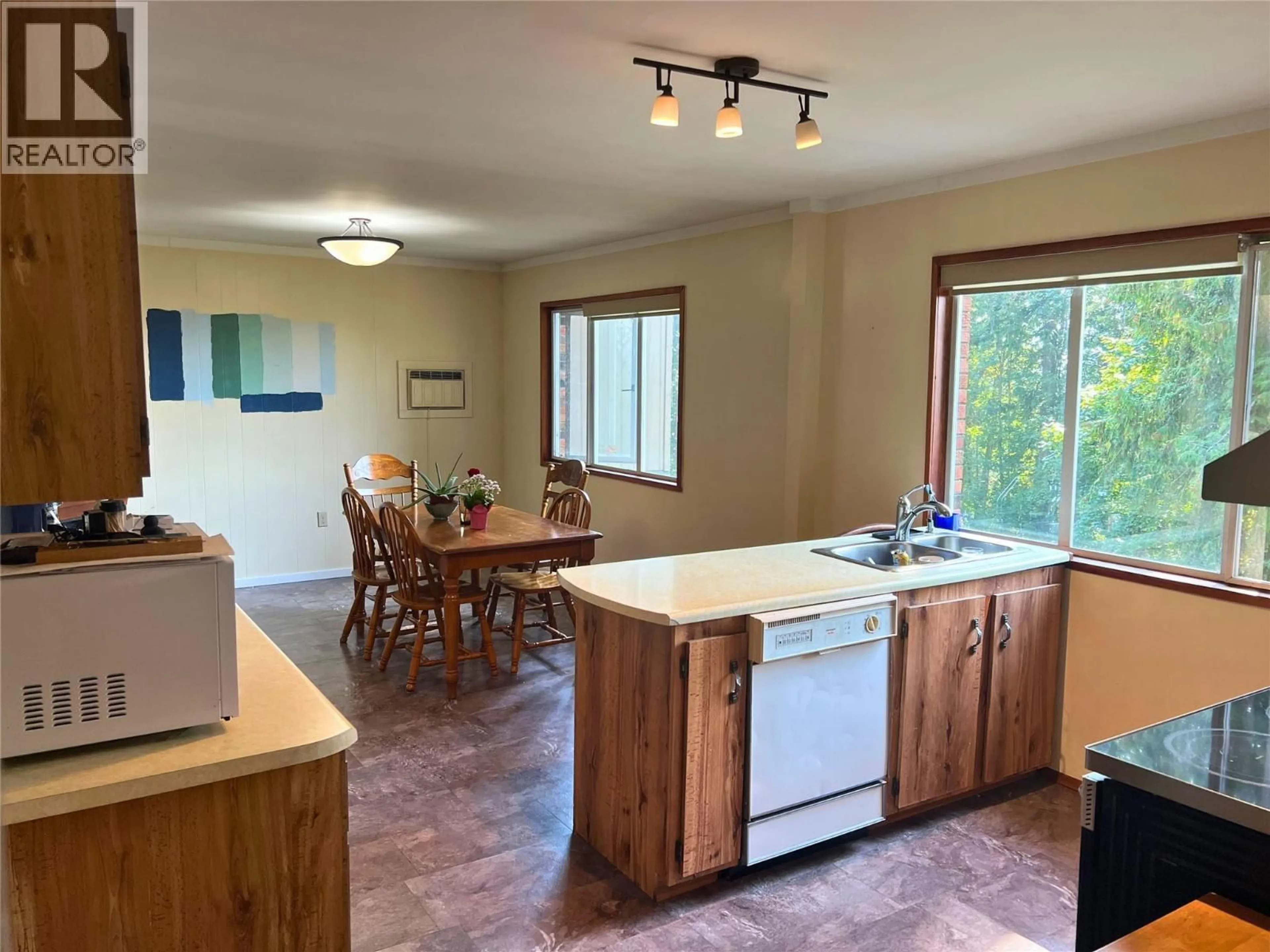 Standard kitchen, unknown for 7508 CROWFOOT DRIVE, Anglemont British Columbia V0E1M8