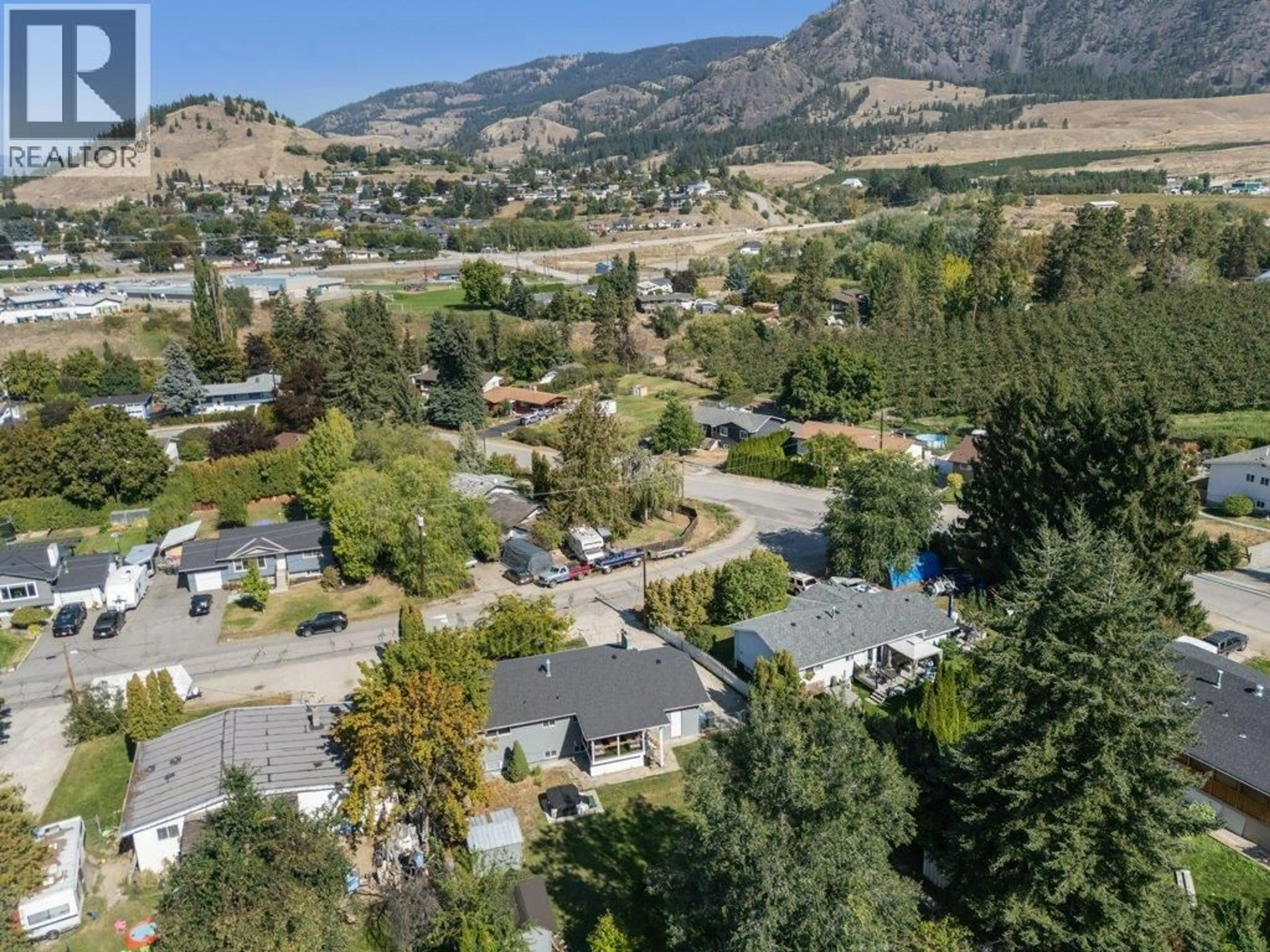 A pic from outside/outdoor area/front of a property/back of a property/a pic from drone, mountain view for 1777 AUTUMN ROAD, Kelowna British Columbia V1P1G1