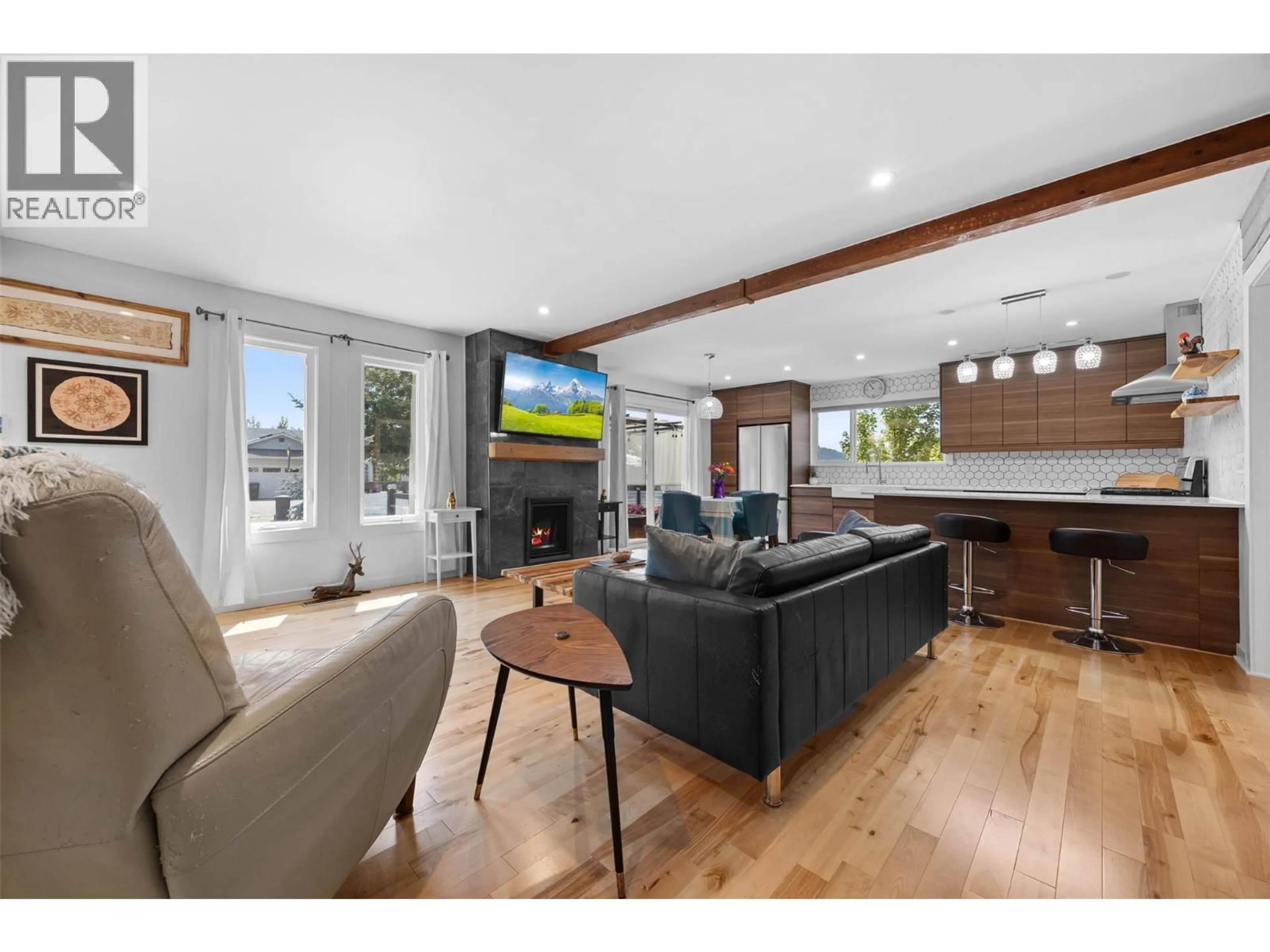 Unknown for 308 MCTAVISH ROAD, Kelowna British Columbia V1V1P2