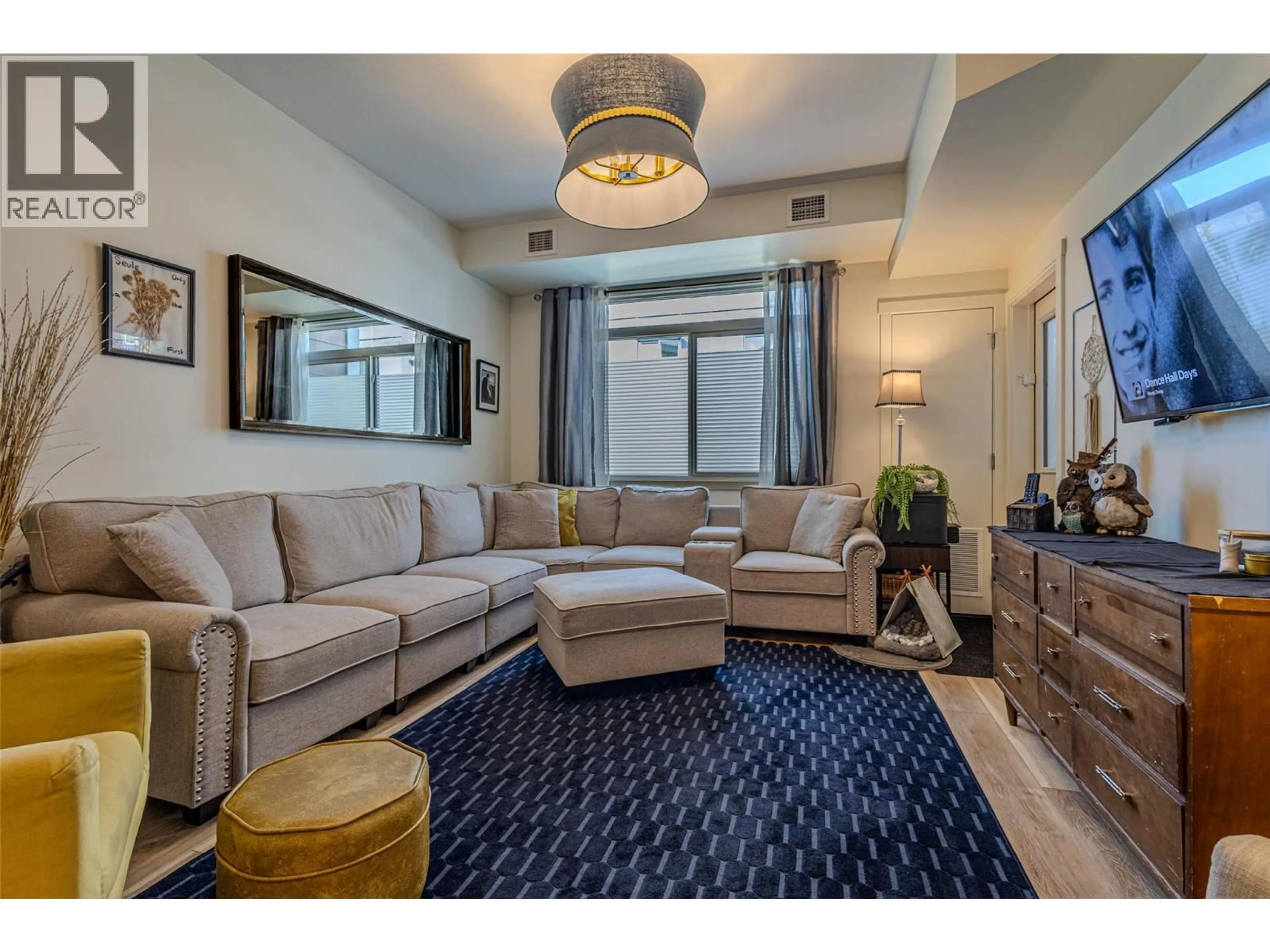 Living room with furniture, carpet floor for 302 - 2250 MAJOROS ROAD, West Kelowna British Columbia V4T0A6