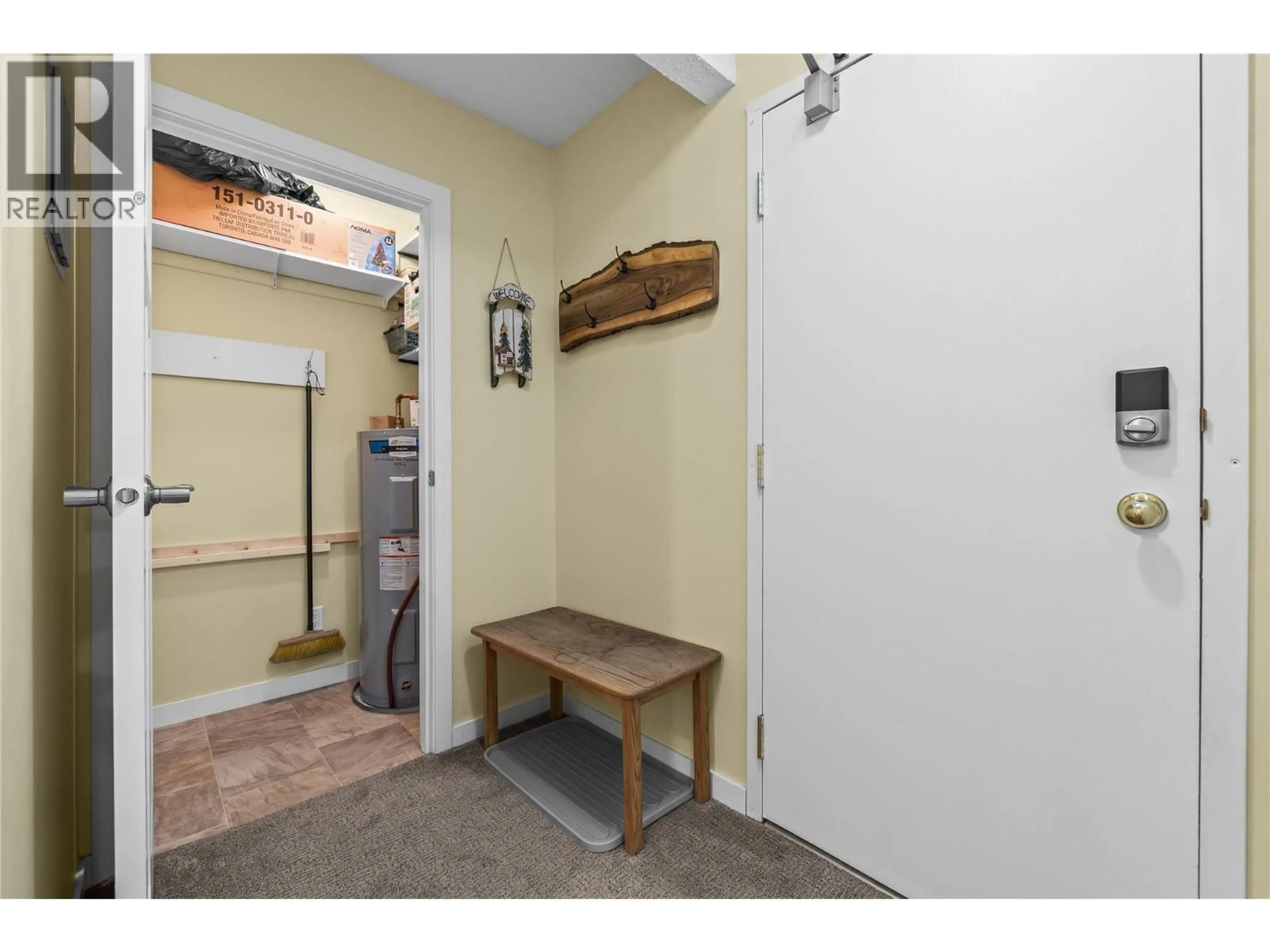 Indoor entryway for 413 - 60 WOLVERINE ROAD, Big White British Columbia V1P1P3