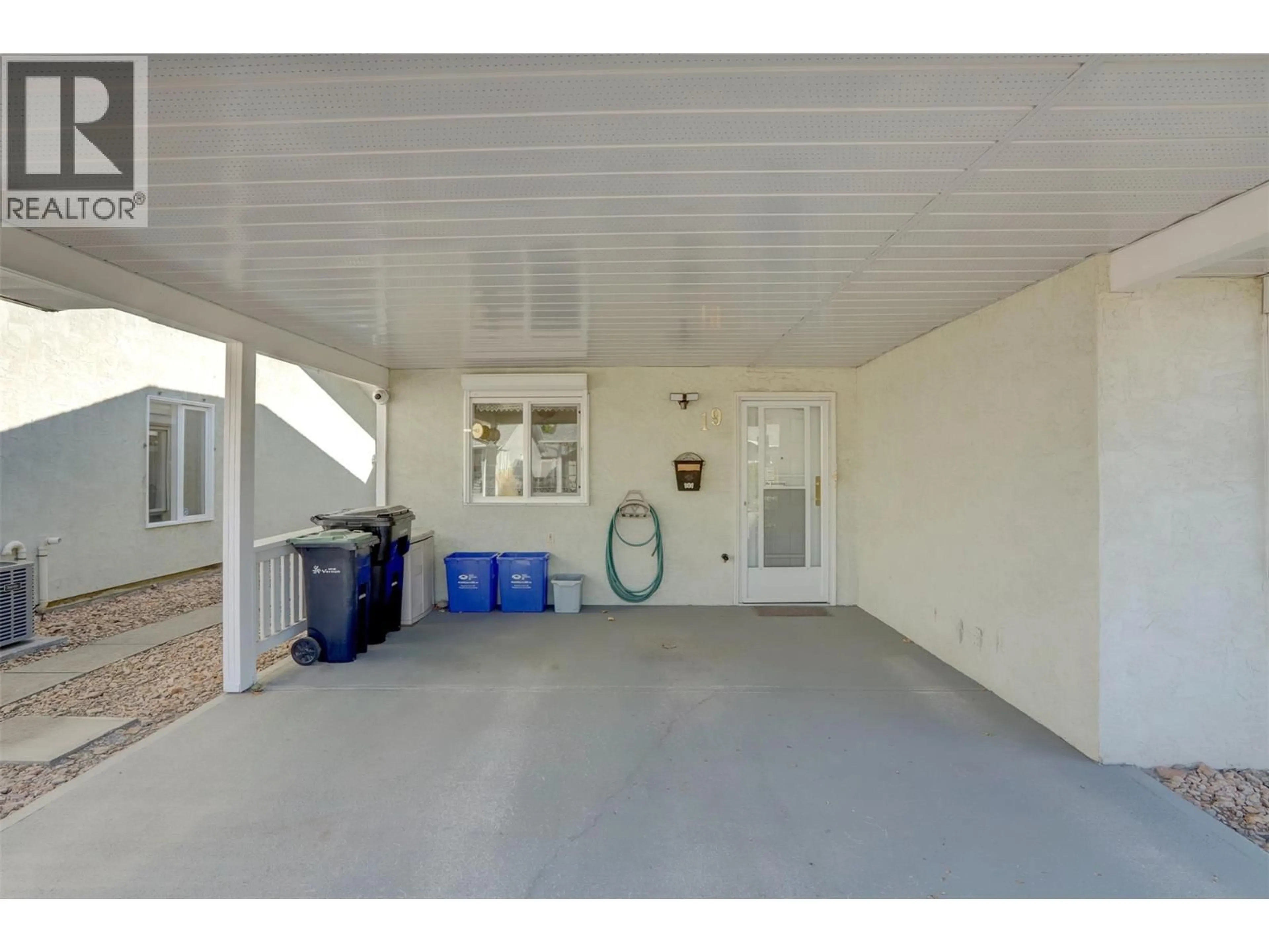 Indoor garage for 19 - 3900 27 AVENUE, Vernon British Columbia V1T9E6