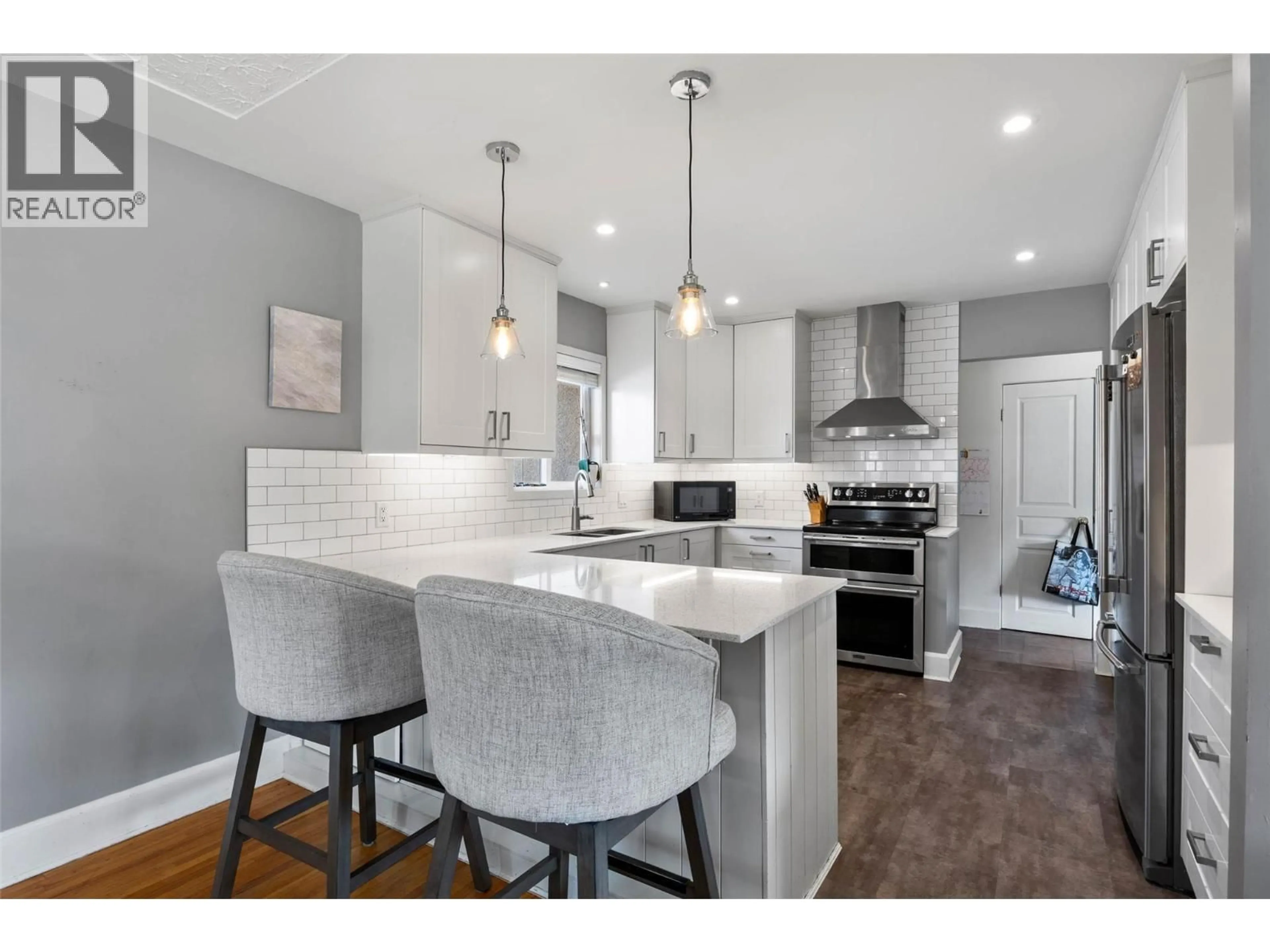 Open concept kitchen, ceramic/tile floor for 1732 VALLEYVIEW DRIVE, Kamloops British Columbia V2C4B8