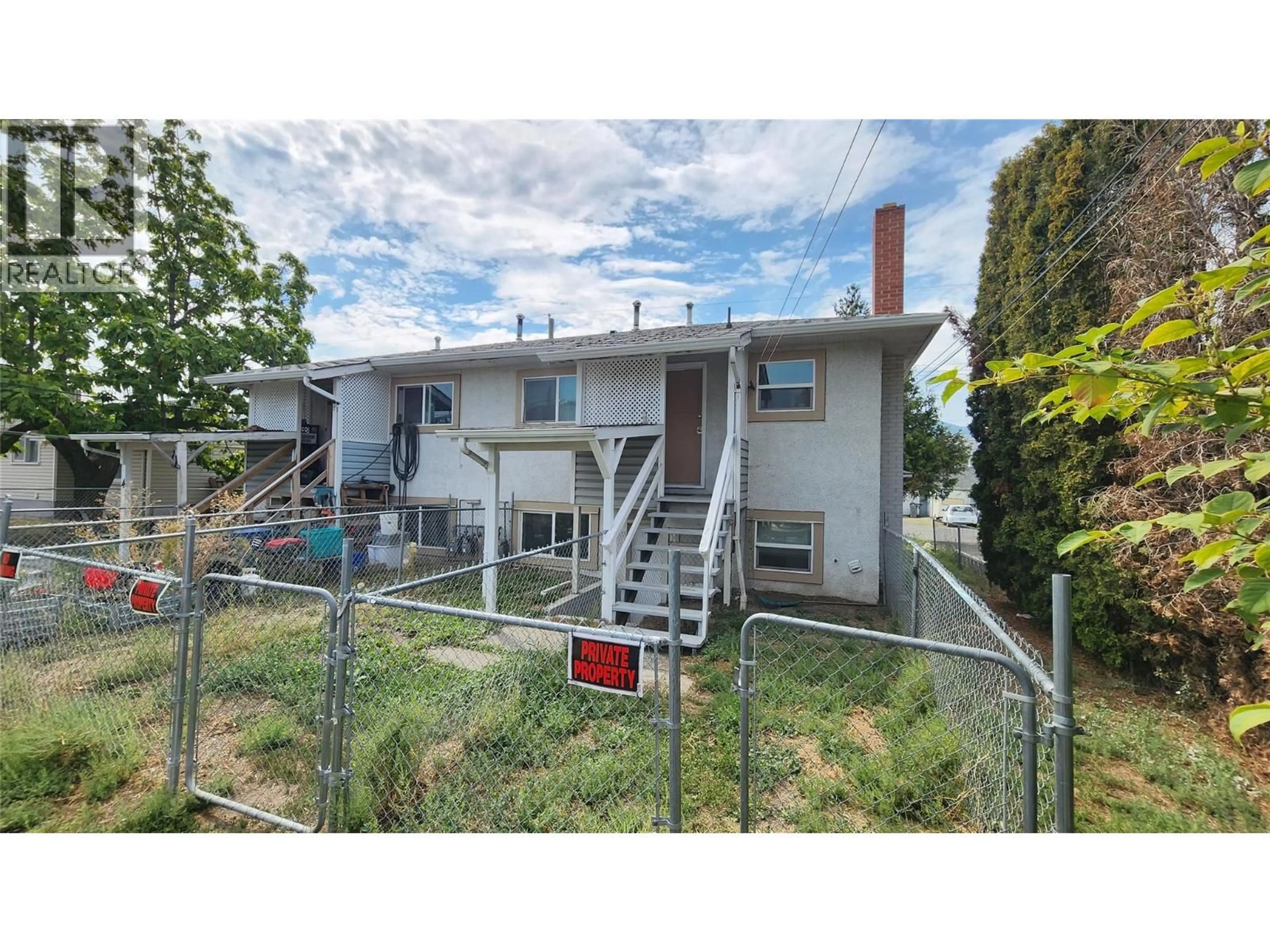 A pic from outside/outdoor area/front of a property/back of a property/a pic from drone, building for 454 LINDEN AVENUE, Kamloops British Columbia V2B2N3