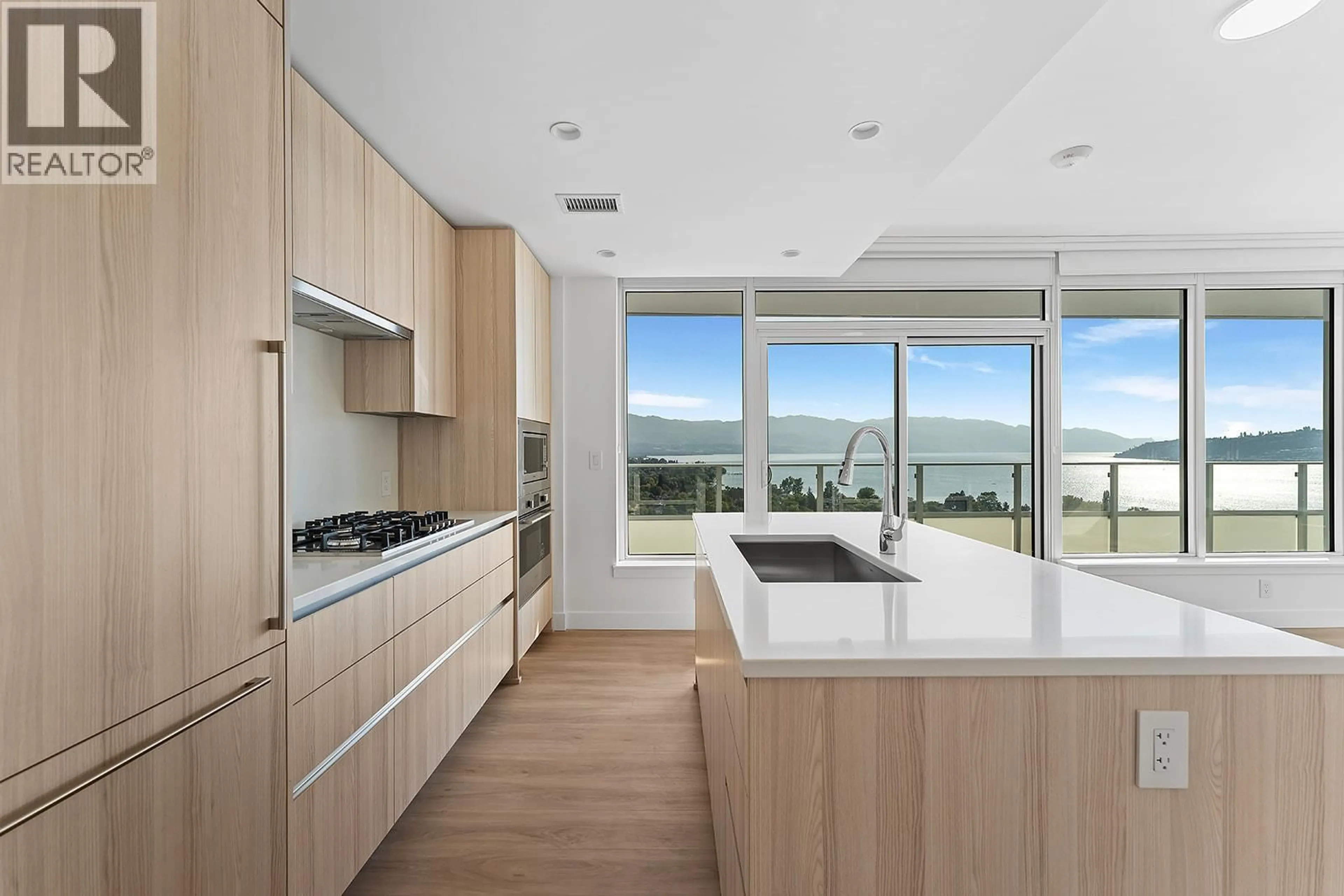 Contemporary kitchen, unknown for 2007 - 1626 WATER STREET, Kelowna British Columbia V1Y0N7