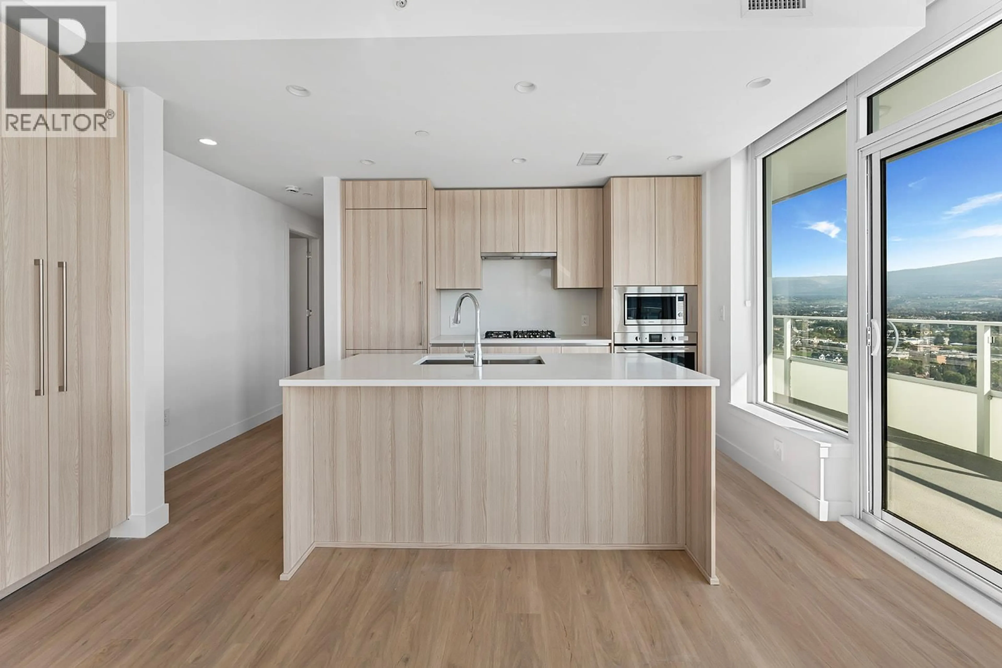 Open concept kitchen, unknown for 2007 - 1626 WATER STREET, Kelowna British Columbia V1Y0N7