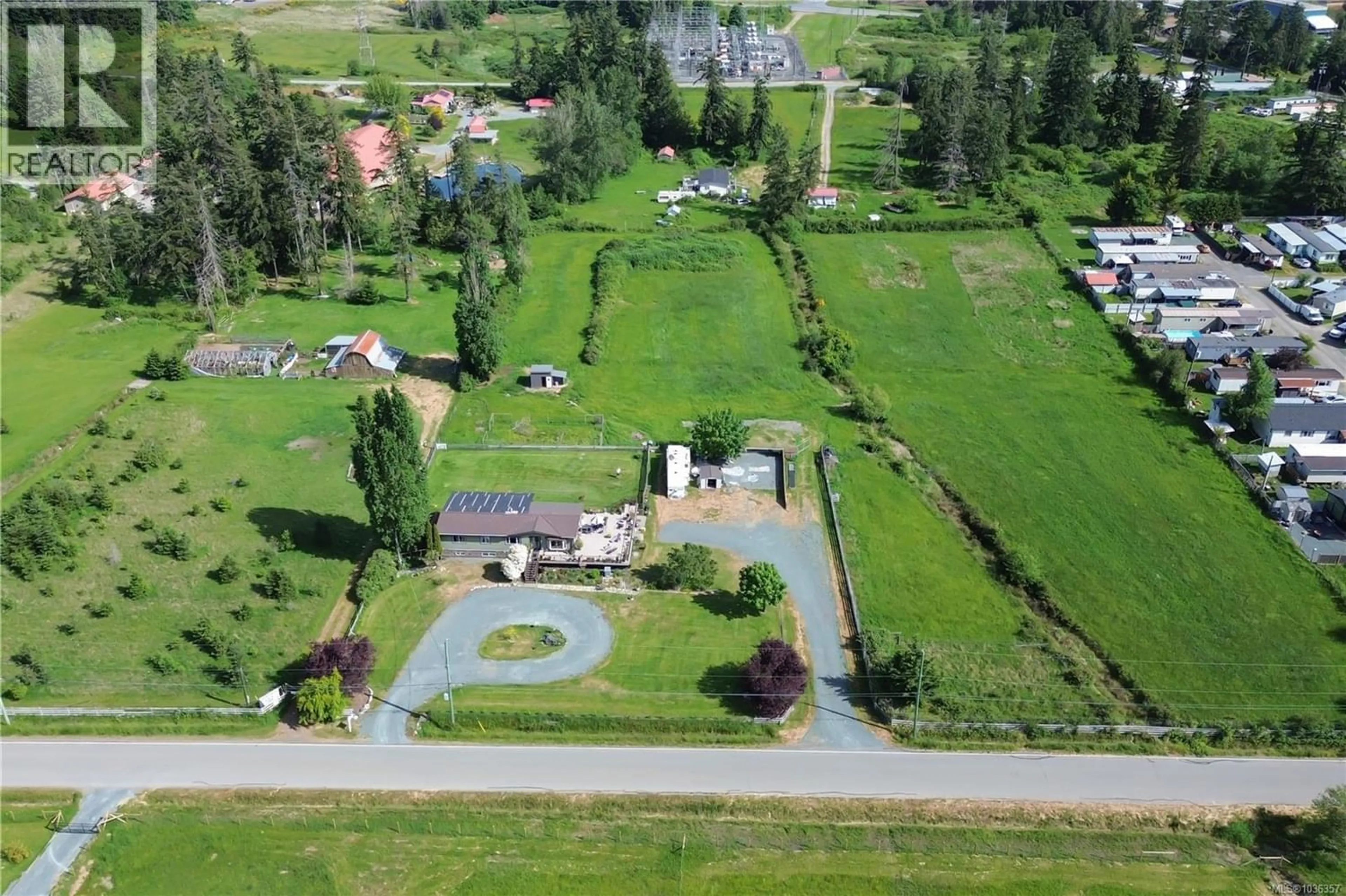 A pic from outside/outdoor area/front of a property/back of a property/a pic from drone, mountain view for 1777 CECIL STREET, Crofton British Columbia V0R1R0