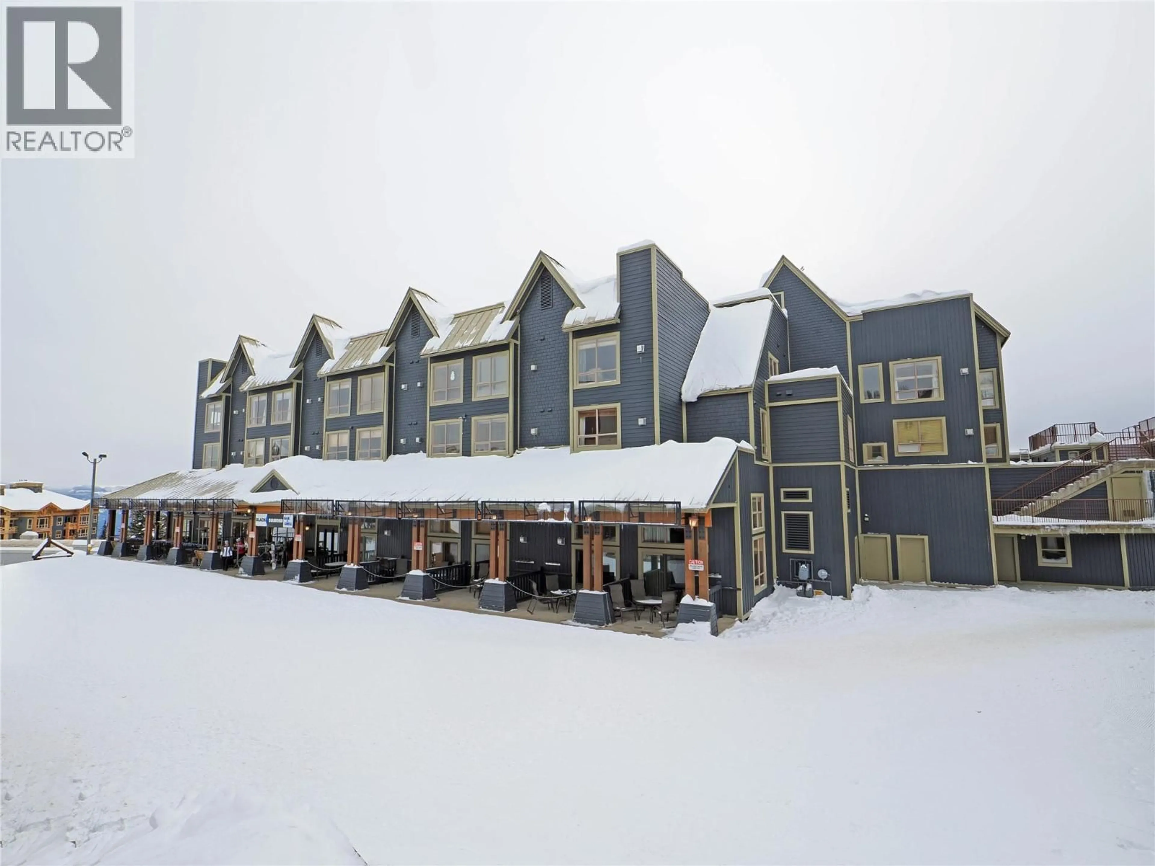 Patio, building for 303/305 - 5335 BIG WHITE ROAD, Big White British Columbia V1P1P3