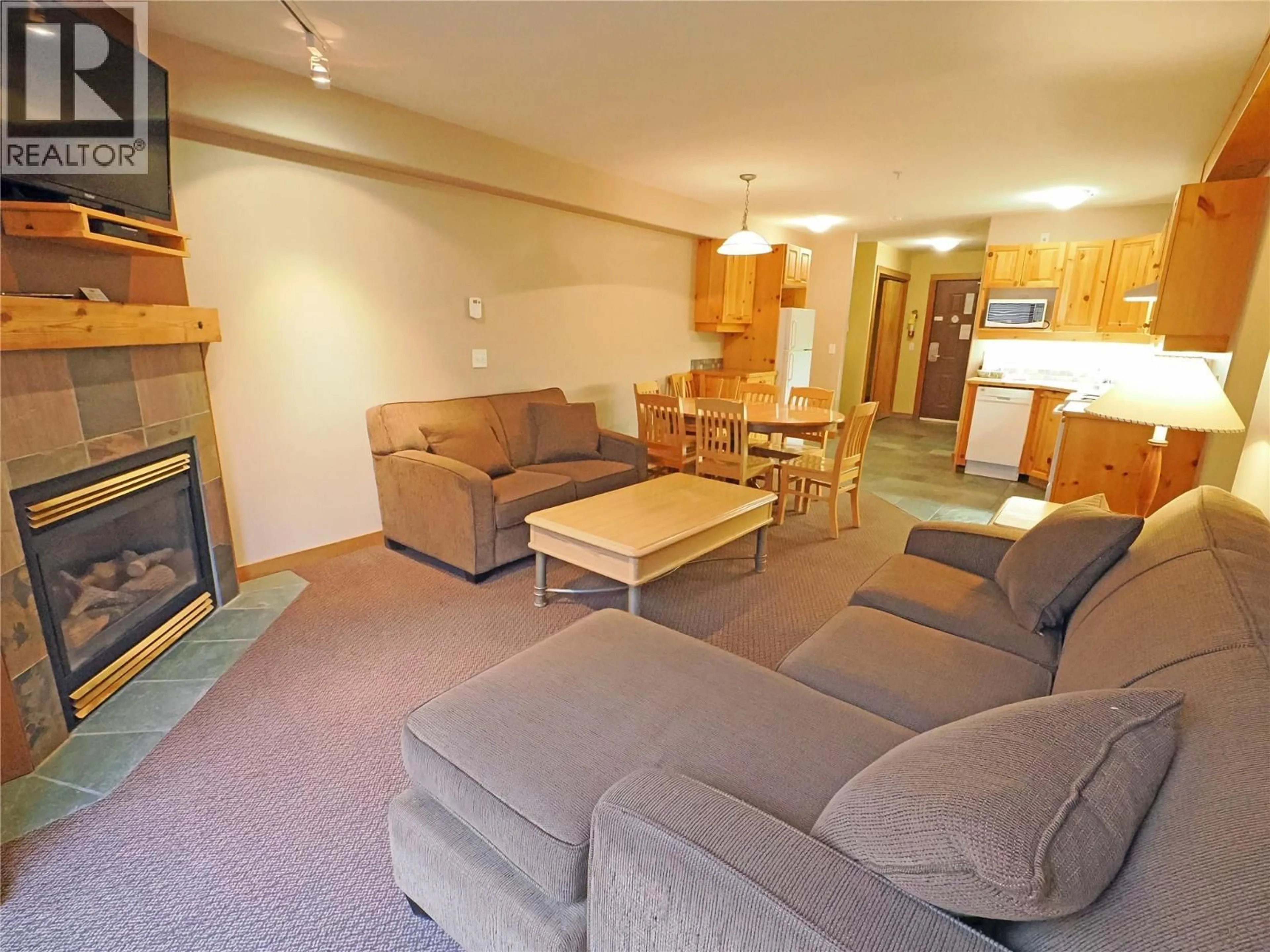 Living room with furniture, unknown for 303/305 - 5335 BIG WHITE ROAD, Big White British Columbia V1P1P3