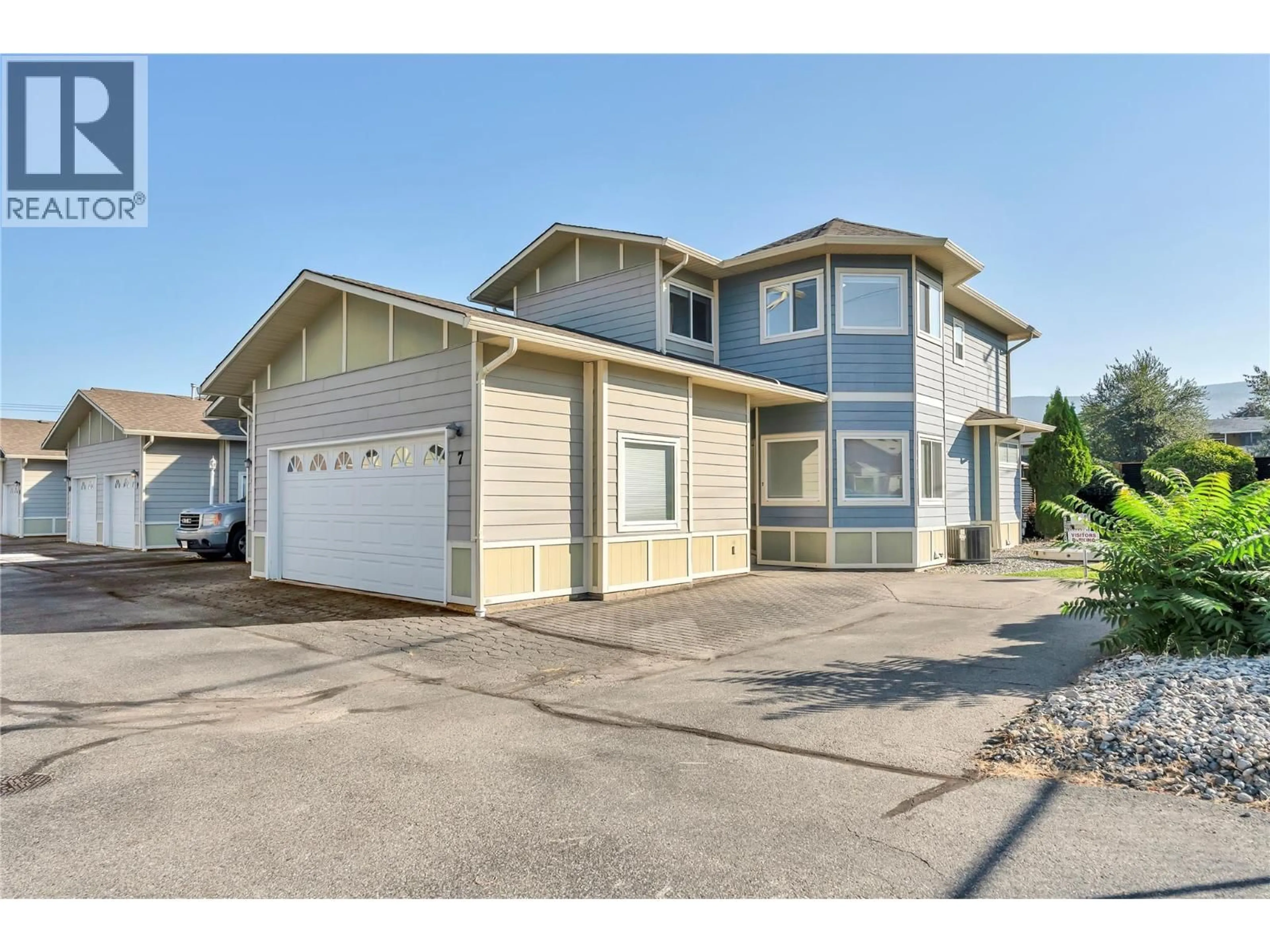 Home with vinyl exterior material, street for 7 - 148 ROY AVENUE, Penticton British Columbia V2A3M9