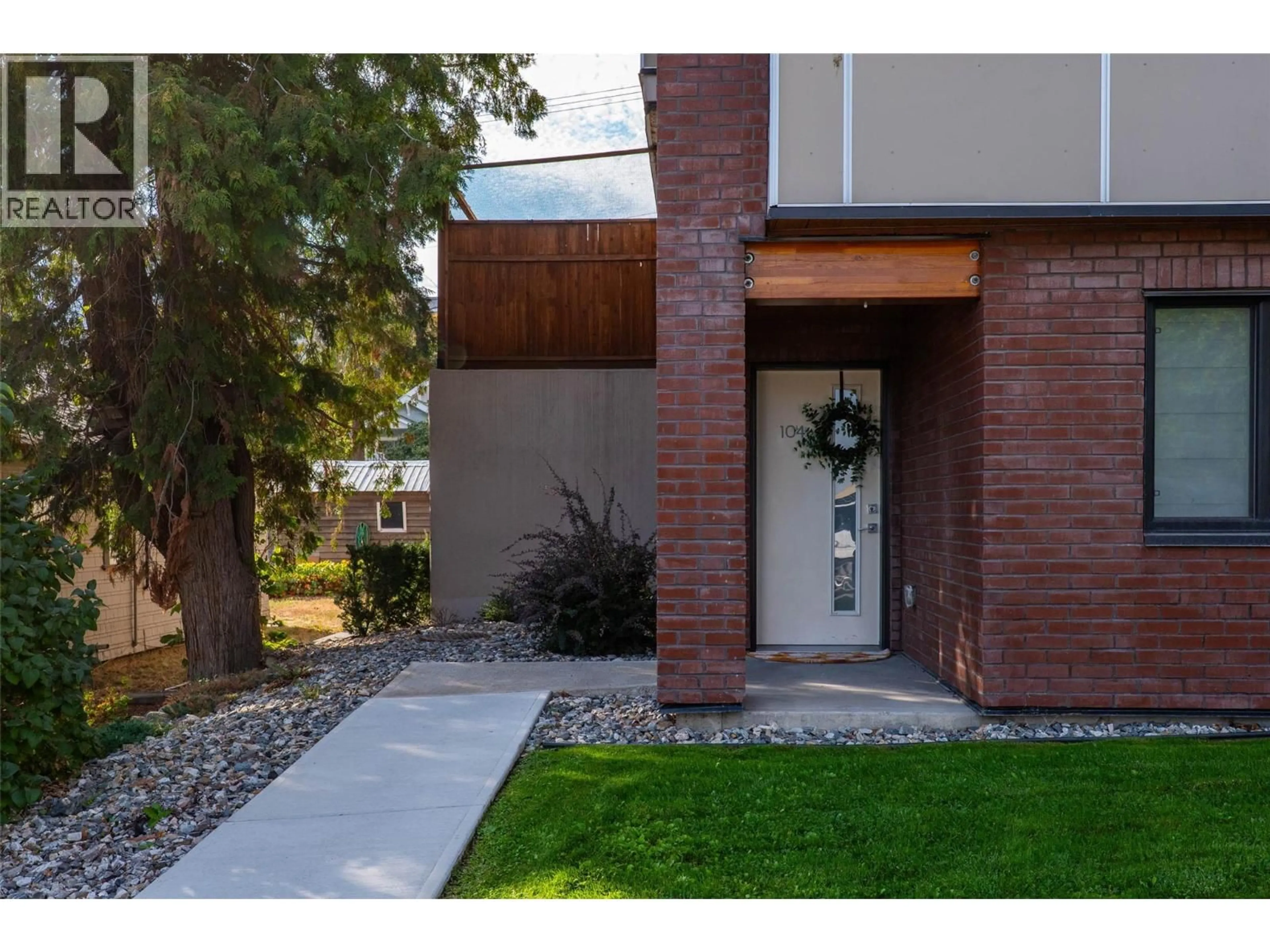 Home with brick exterior material, street for 104 - 227 BATTLE STREET, Kamloops British Columbia V2C2L3