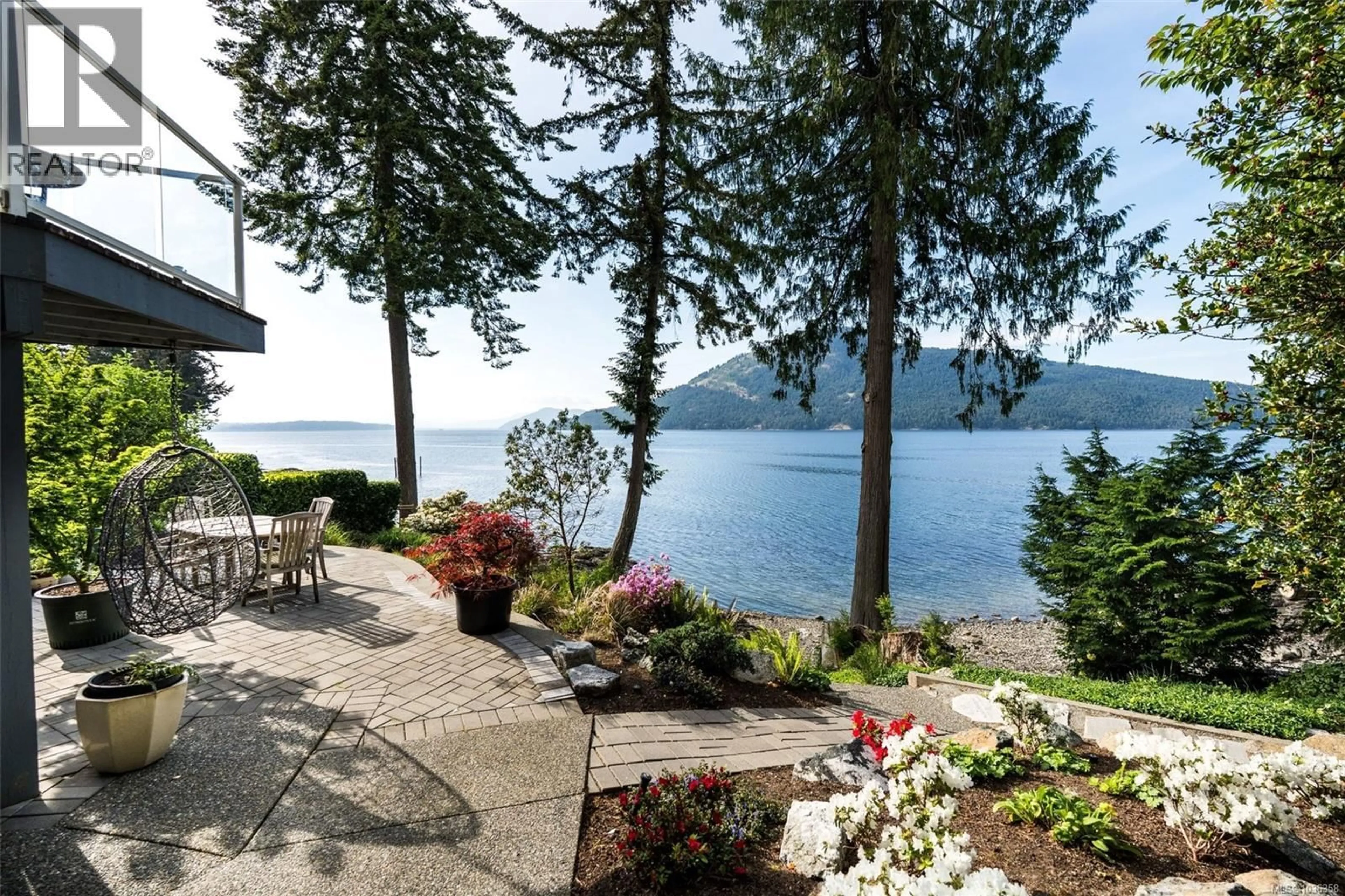 Patio, water/lake/river/ocean view for 958 LANDS END ROAD, North Saanich British Columbia V8L4R4